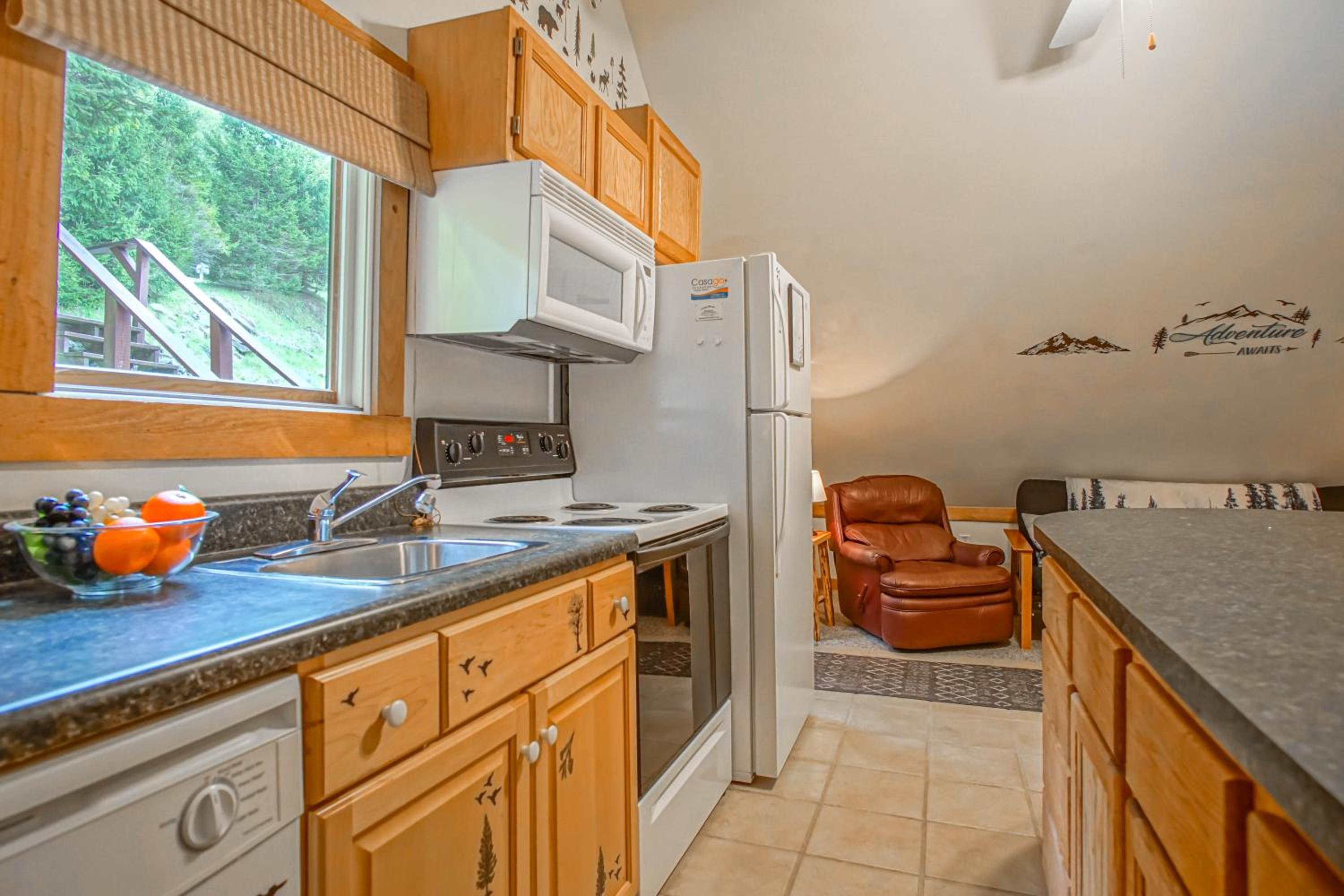 South Westridge 47GH - Snow Flurry Cabin adjacent to The spacious 47 Home