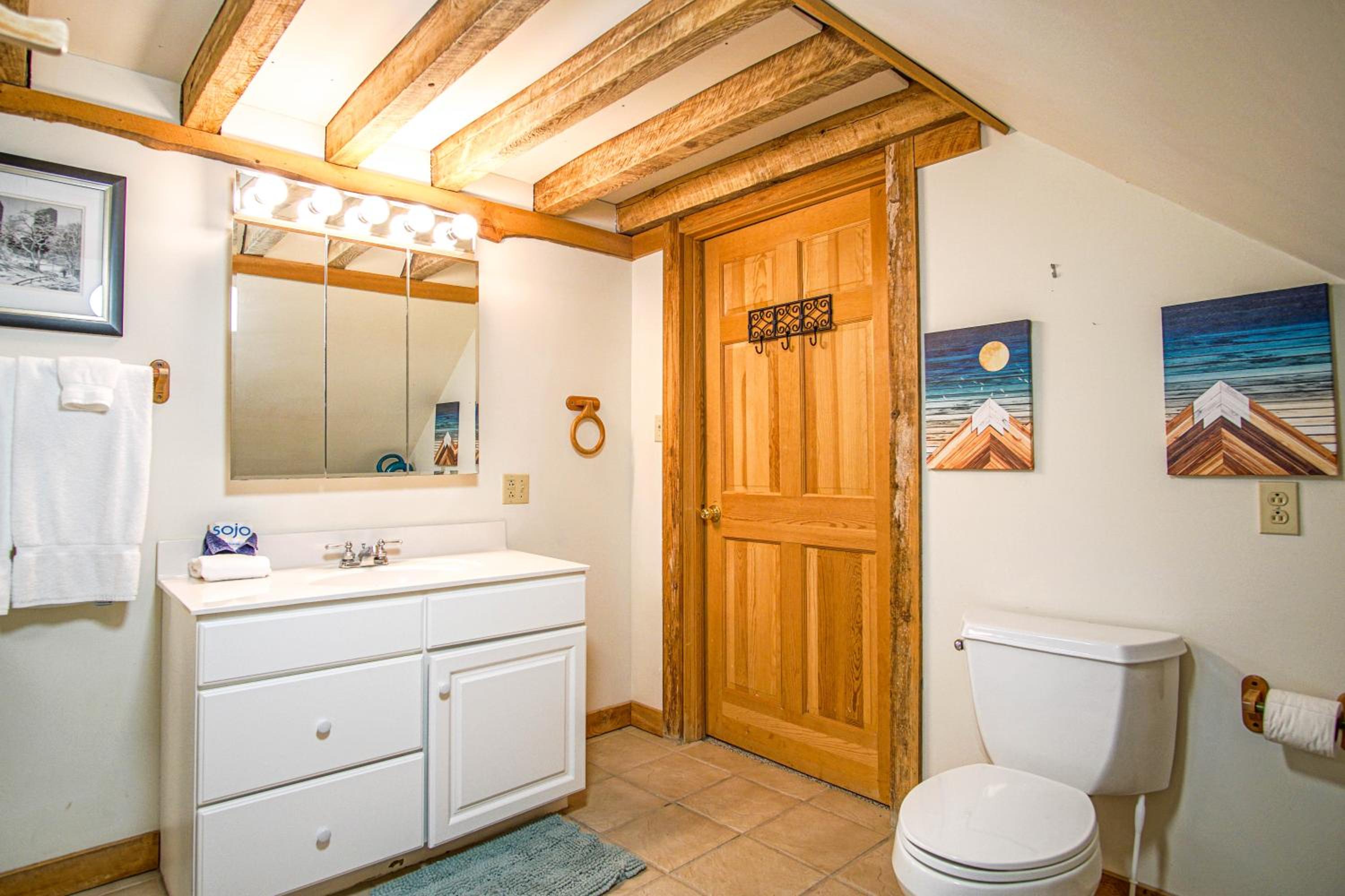 South Westridge 47GH - Snow Flurry Cabin adjacent to The spacious 47 Home