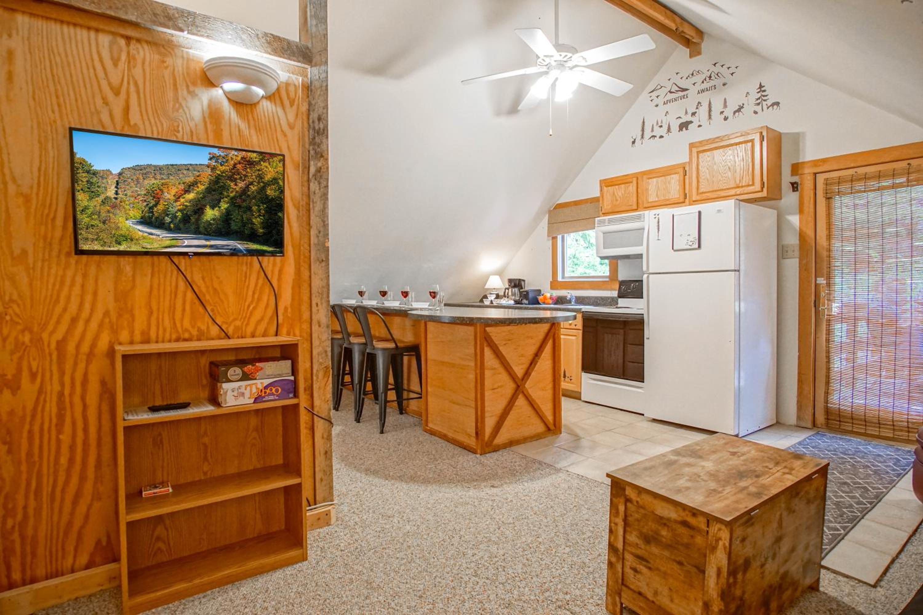 South Westridge 47GH - Snow Flurry Cabin adjacent to The spacious 47 Home