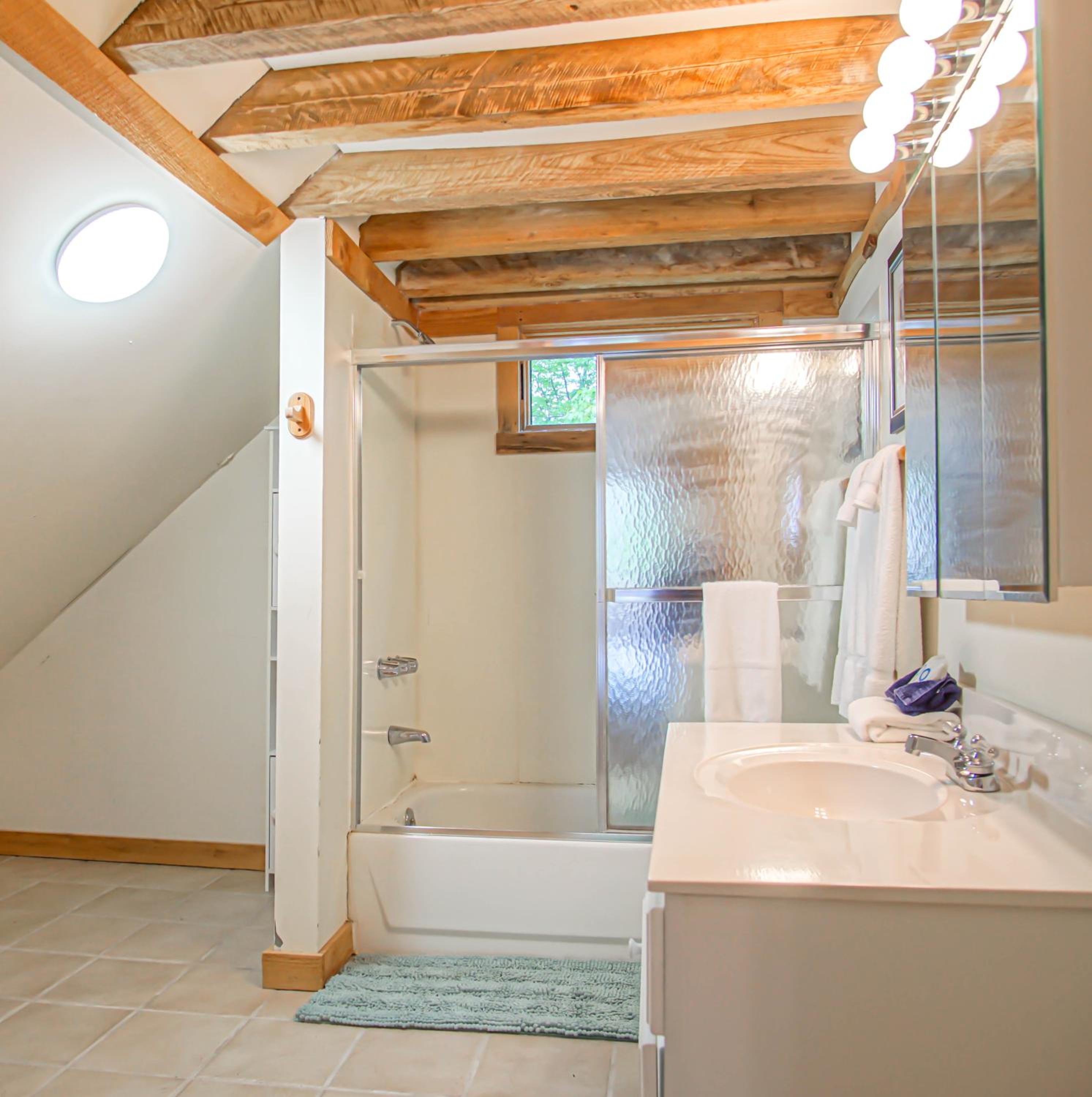 South Westridge 47GH - Snow Flurry Cabin adjacent to The spacious 47 Home