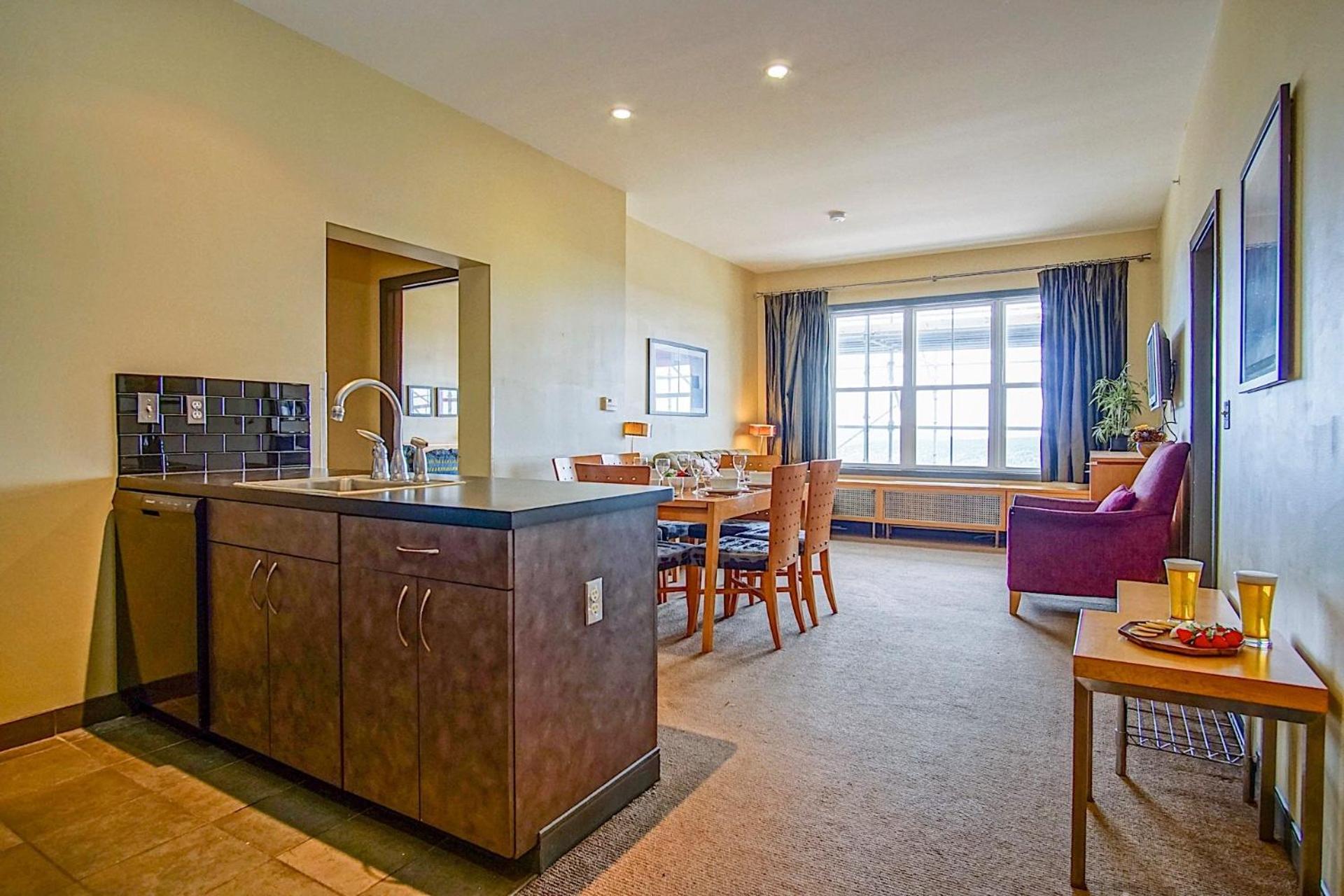 Expedition Station #406: Slope Side, 3 Bed 3 Bath - Perfect for couples or with children