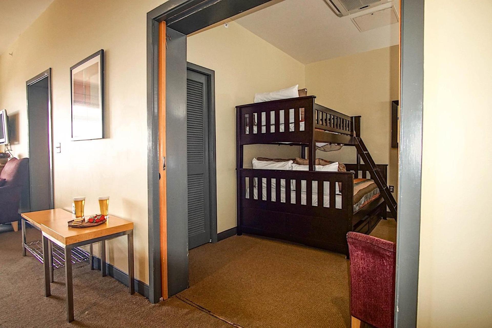 Expedition Station #406: Slope Side, 3 Bed 3 Bath - Perfect for couples or with children