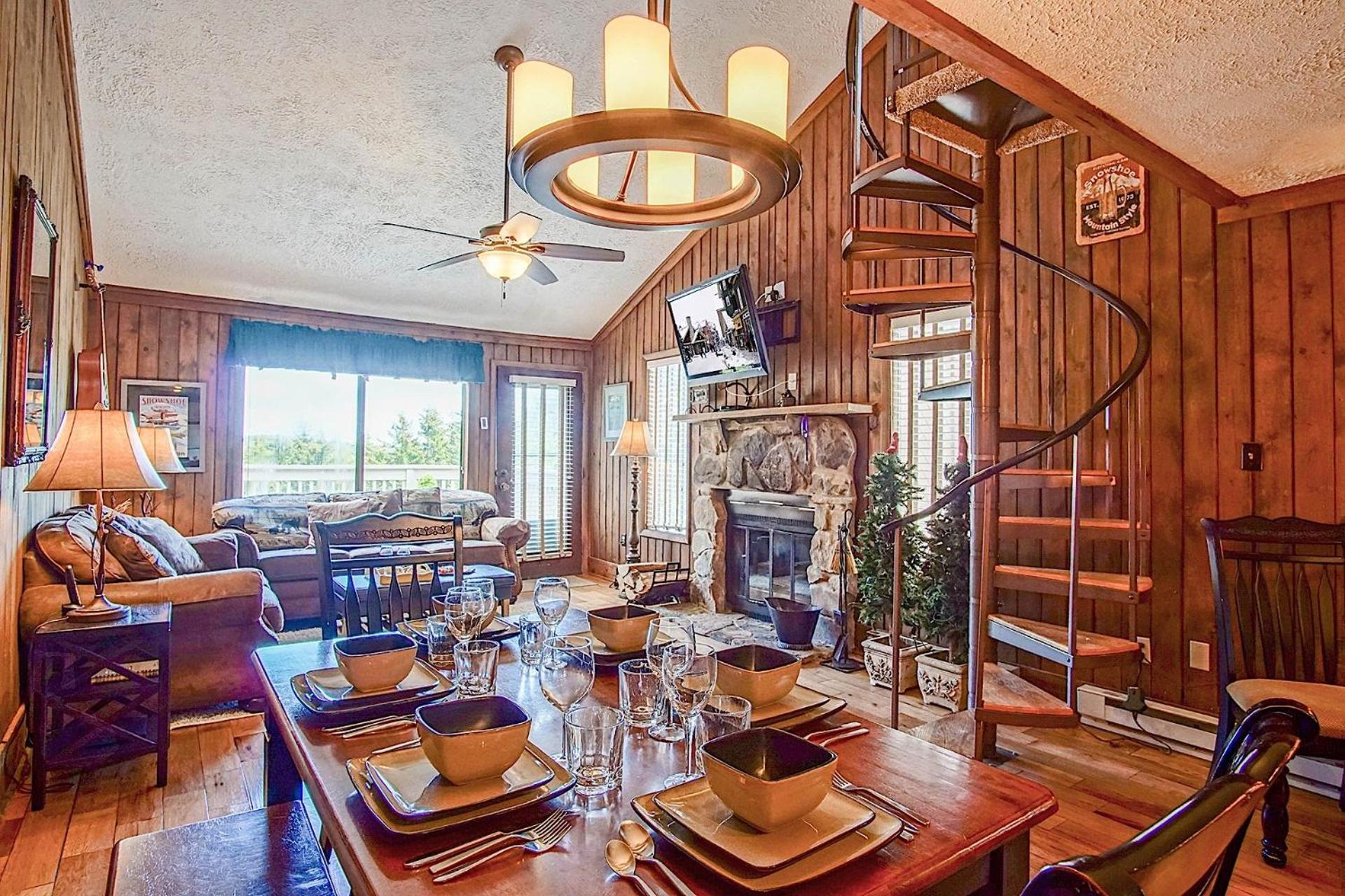 Wabasso 10 Ski Hideaway outside your door 2 Br Spacious Balcony