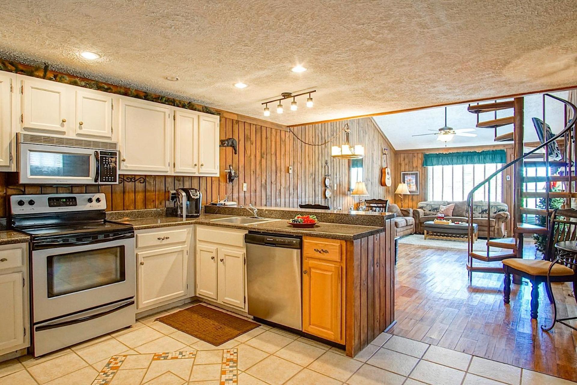 Wabasso 10 Ski Hideaway outside your door 2 Br Spacious Balcony