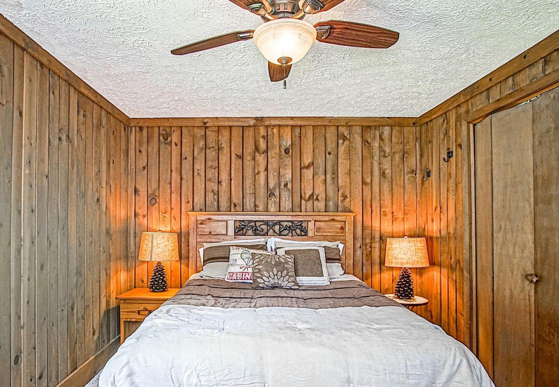 Wabasso 10 Ski Hideaway outside your door 2 Br Spacious Balcony