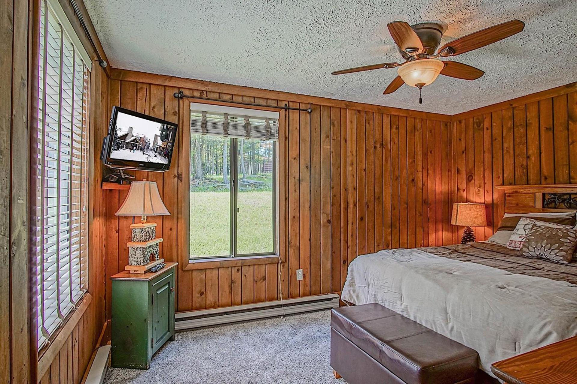 Wabasso 10 Ski Hideaway outside your door 2 Br Spacious Balcony