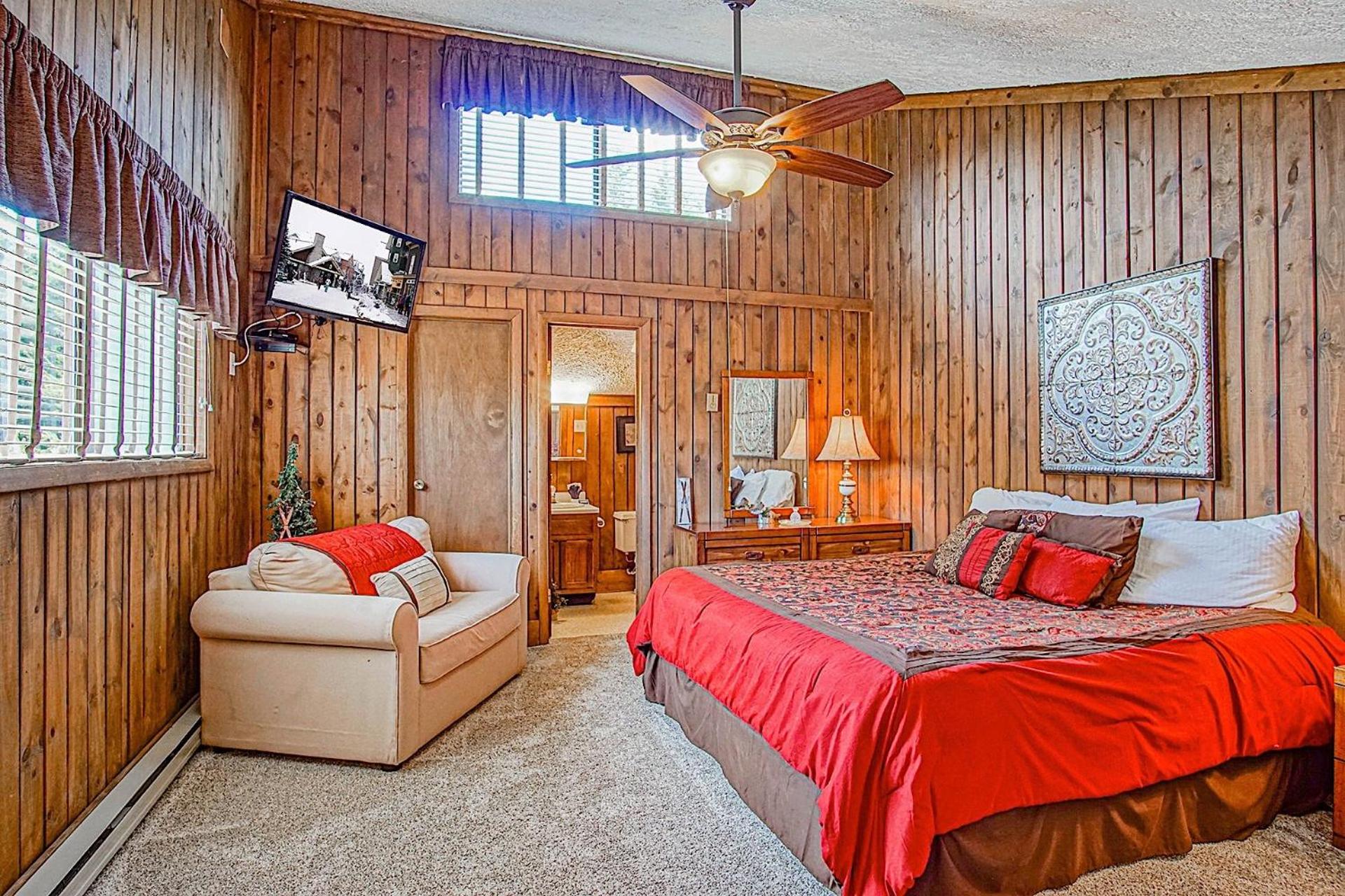 Wabasso 10 Ski Hideaway outside your door 2 Br Spacious Balcony