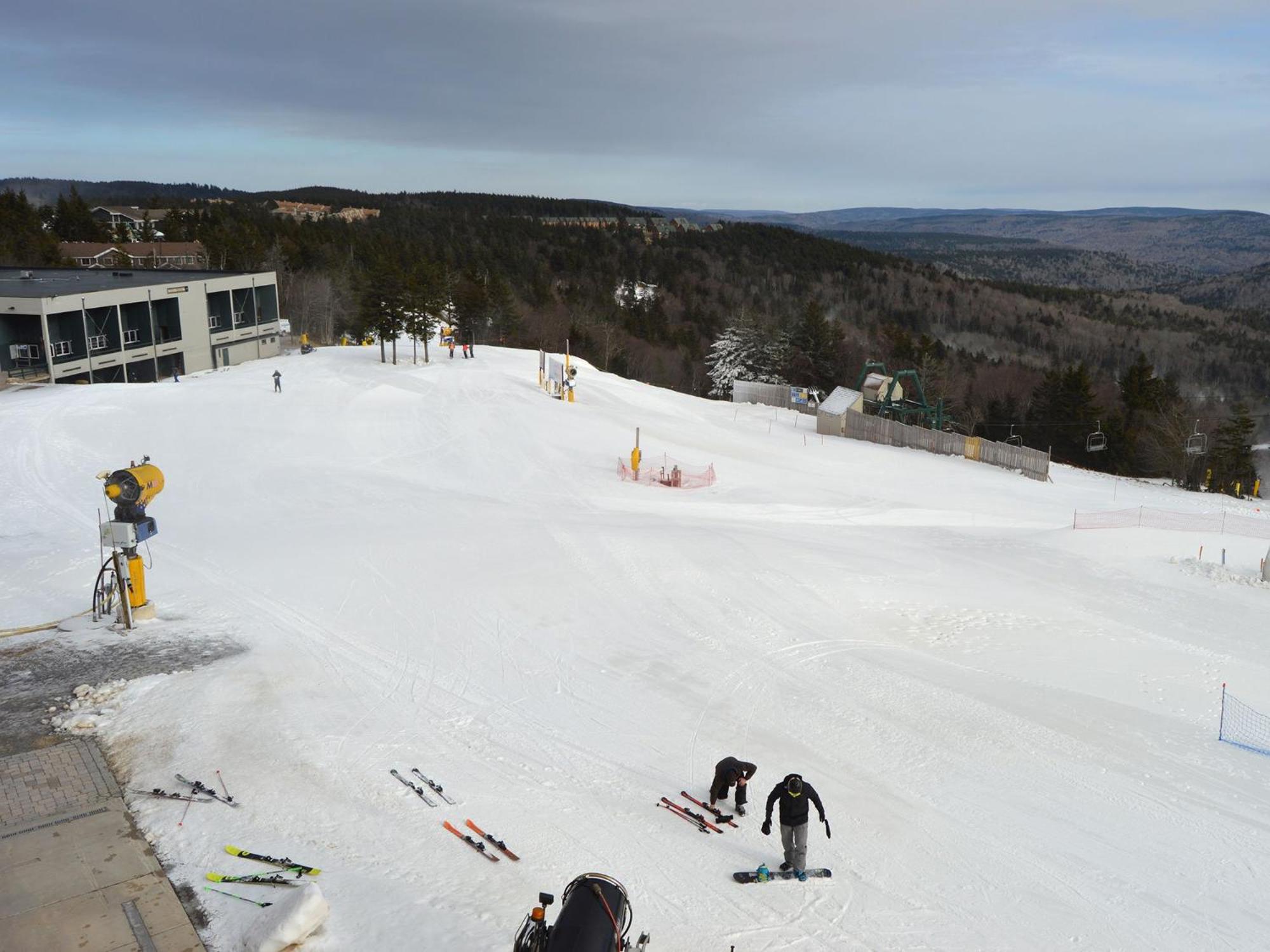 Expedition Station #306: Slope Side - For couples or W/ young children
