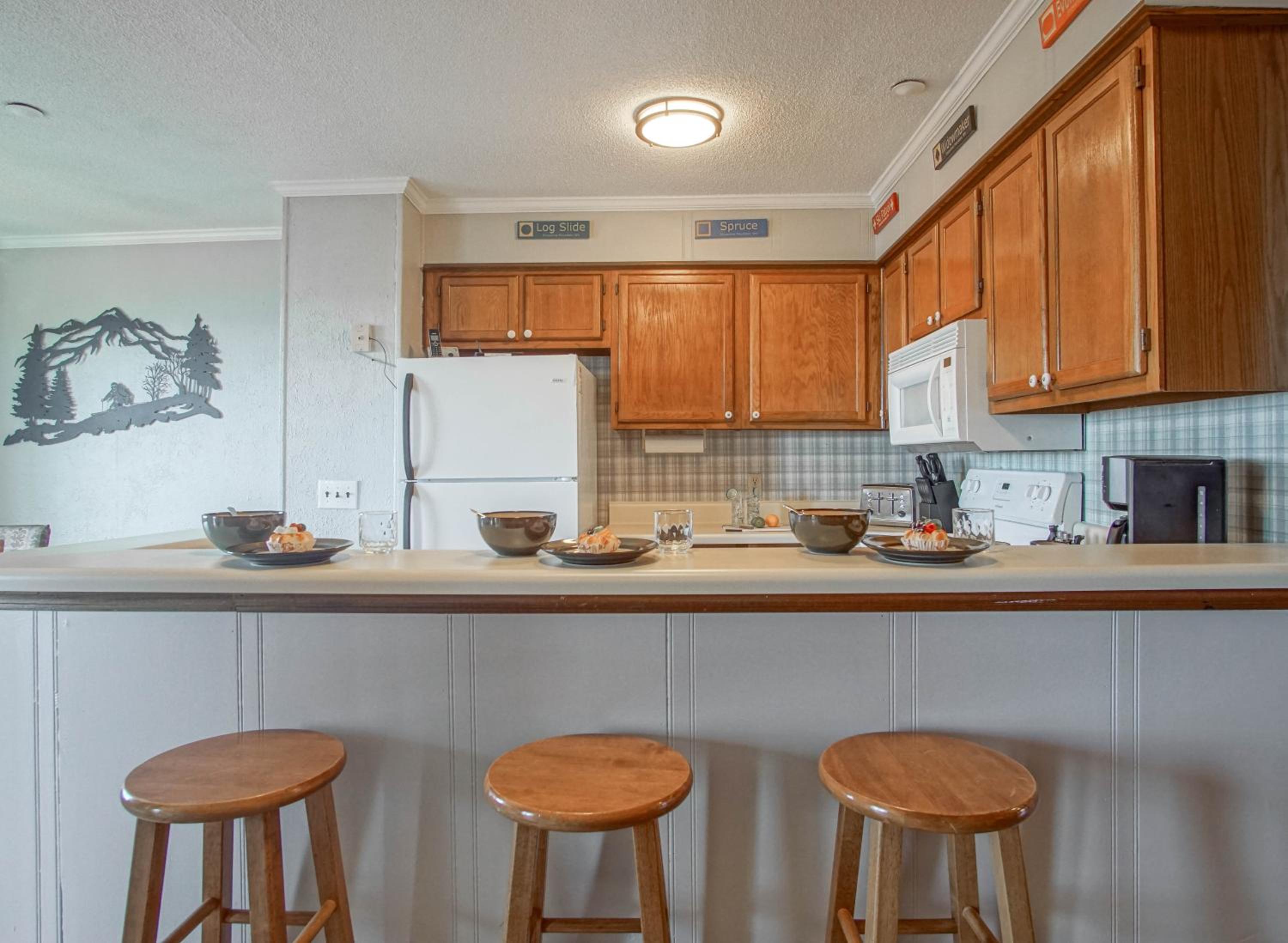 Summit 304B 3 Bedrooms 2 Full Baths