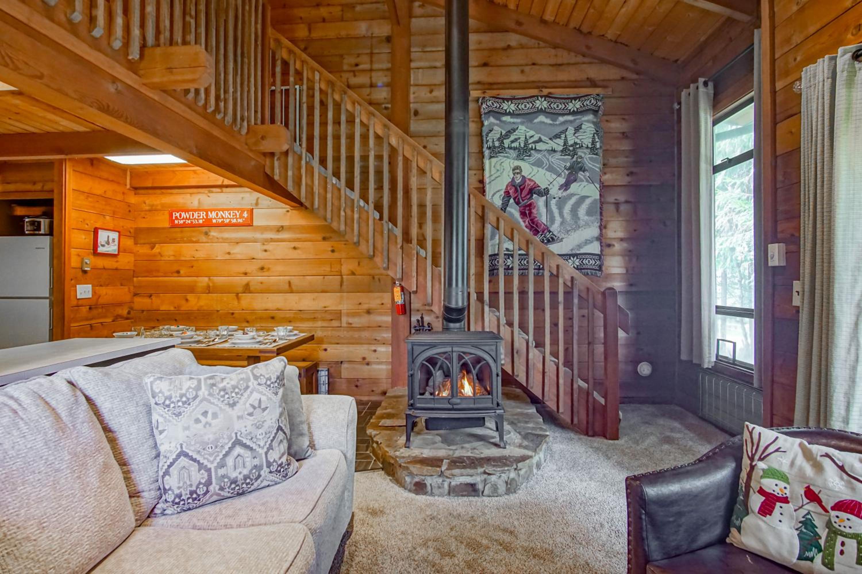Powder Monkey 4: 2 Bedrooms Plus Sleeping Loft, 2 Full Baths: Slope Side
