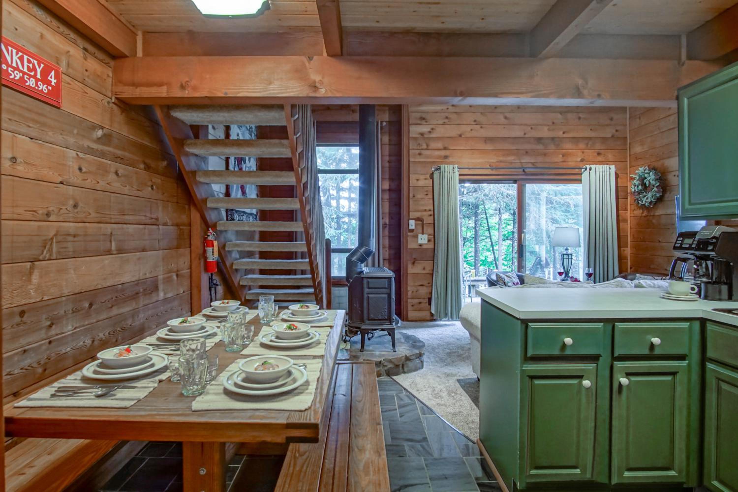 Powder Monkey 4: 2 Bedrooms Plus Sleeping Loft, 2 Full Baths: Slope Side