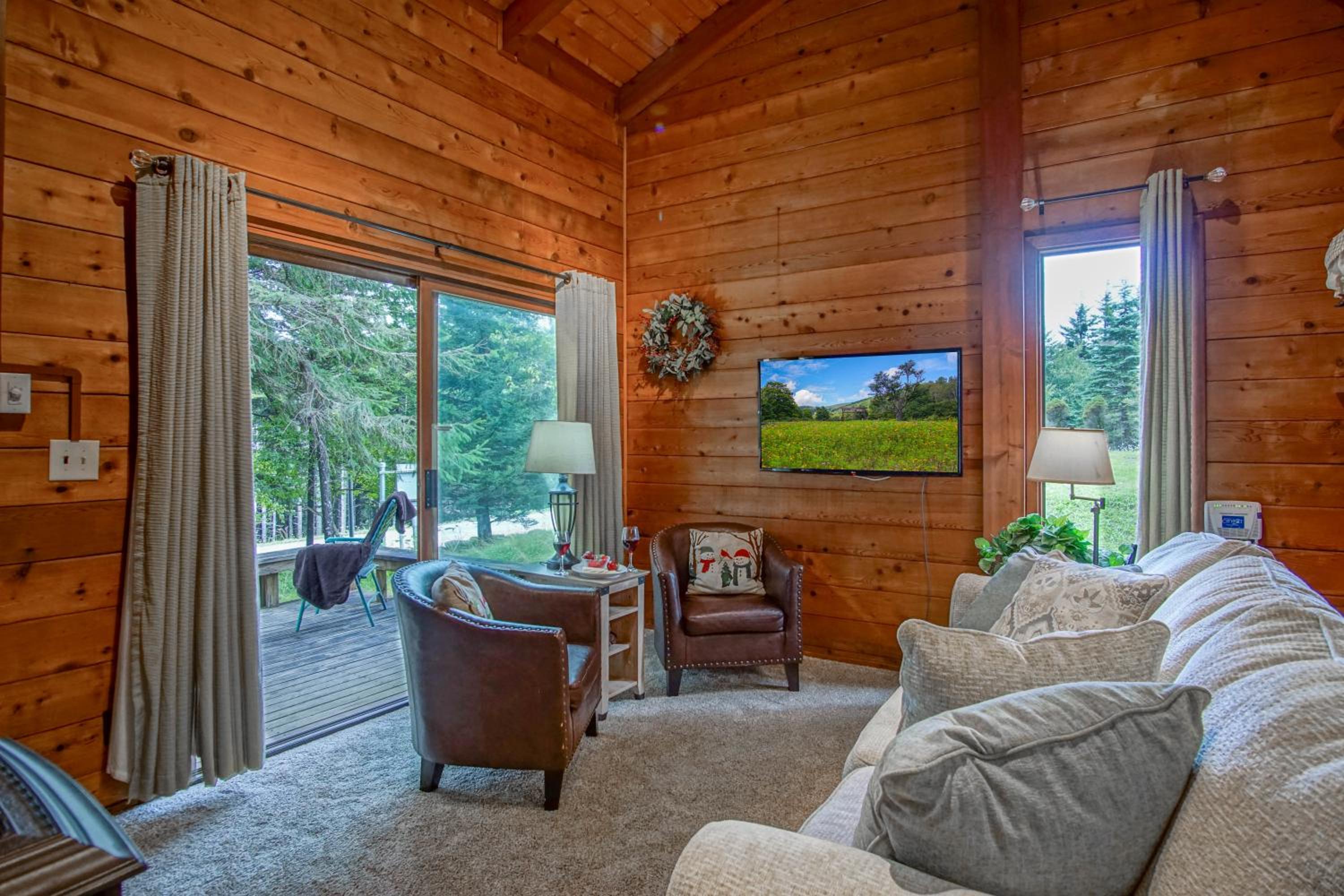Powder Monkey 4: 2 Bedrooms Plus Sleeping Loft, 2 Full Baths: Slope Side