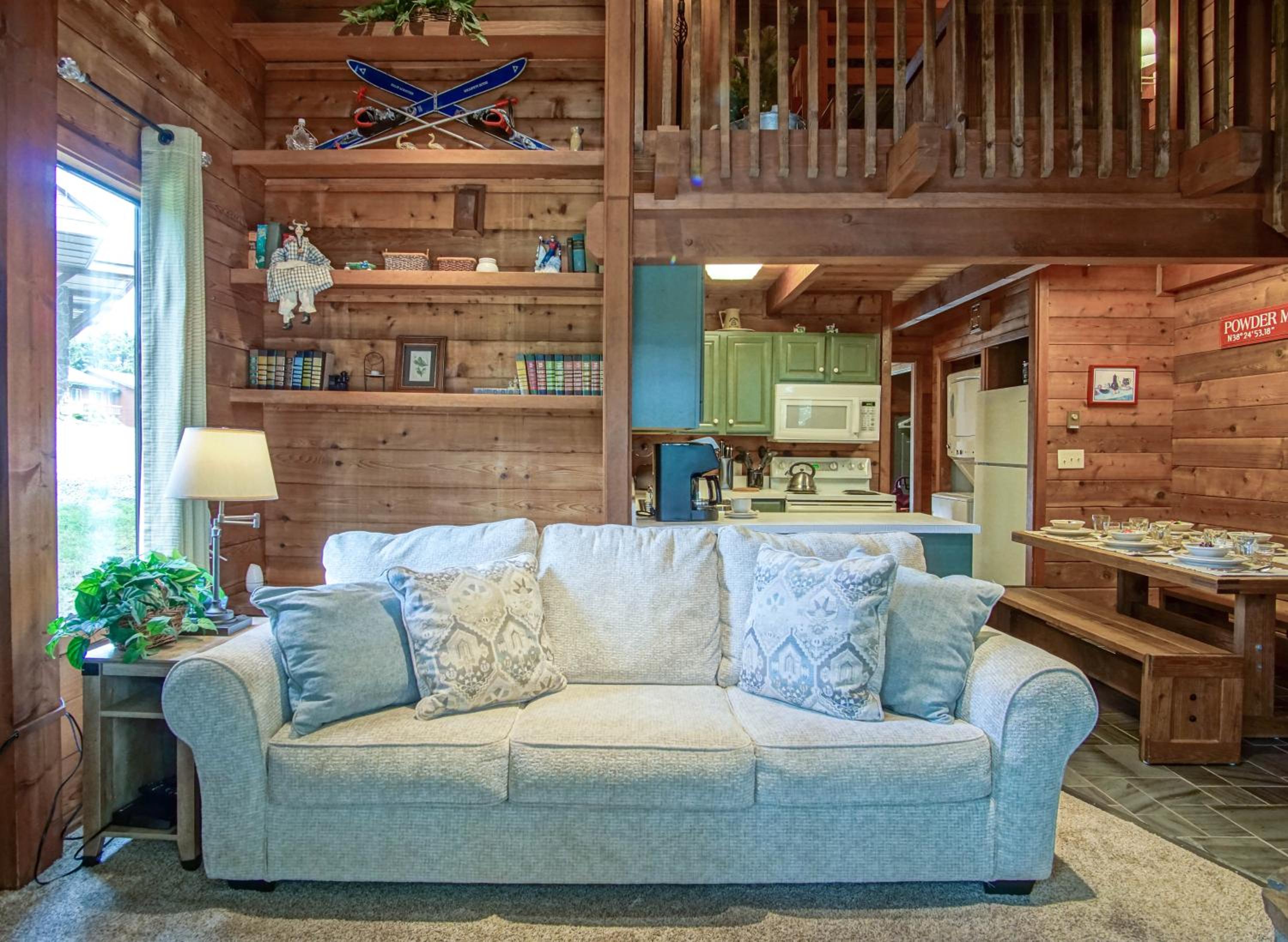 Powder Monkey 4: 2 Bedrooms Plus Sleeping Loft, 2 Full Baths: Slope Side