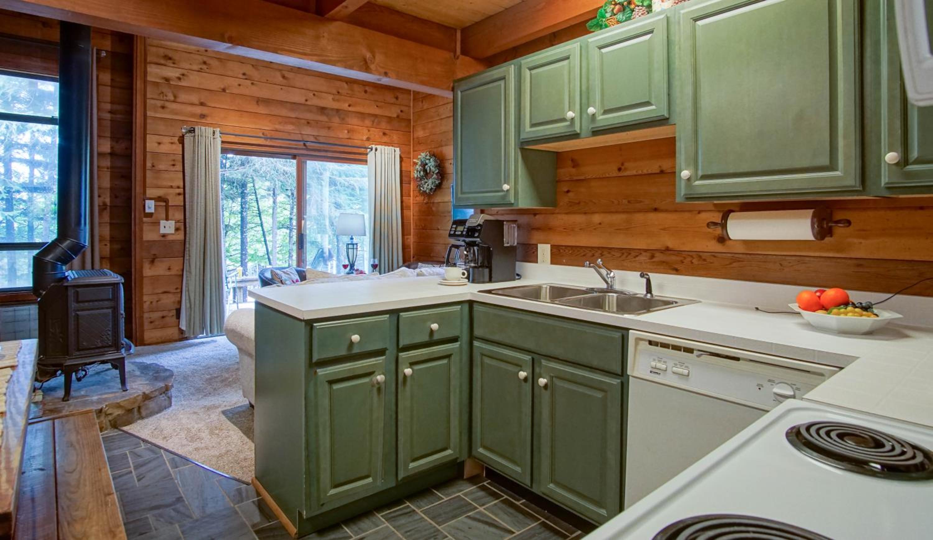 Powder Monkey 4: 2 Bedrooms Plus Sleeping Loft, 2 Full Baths: Slope Side