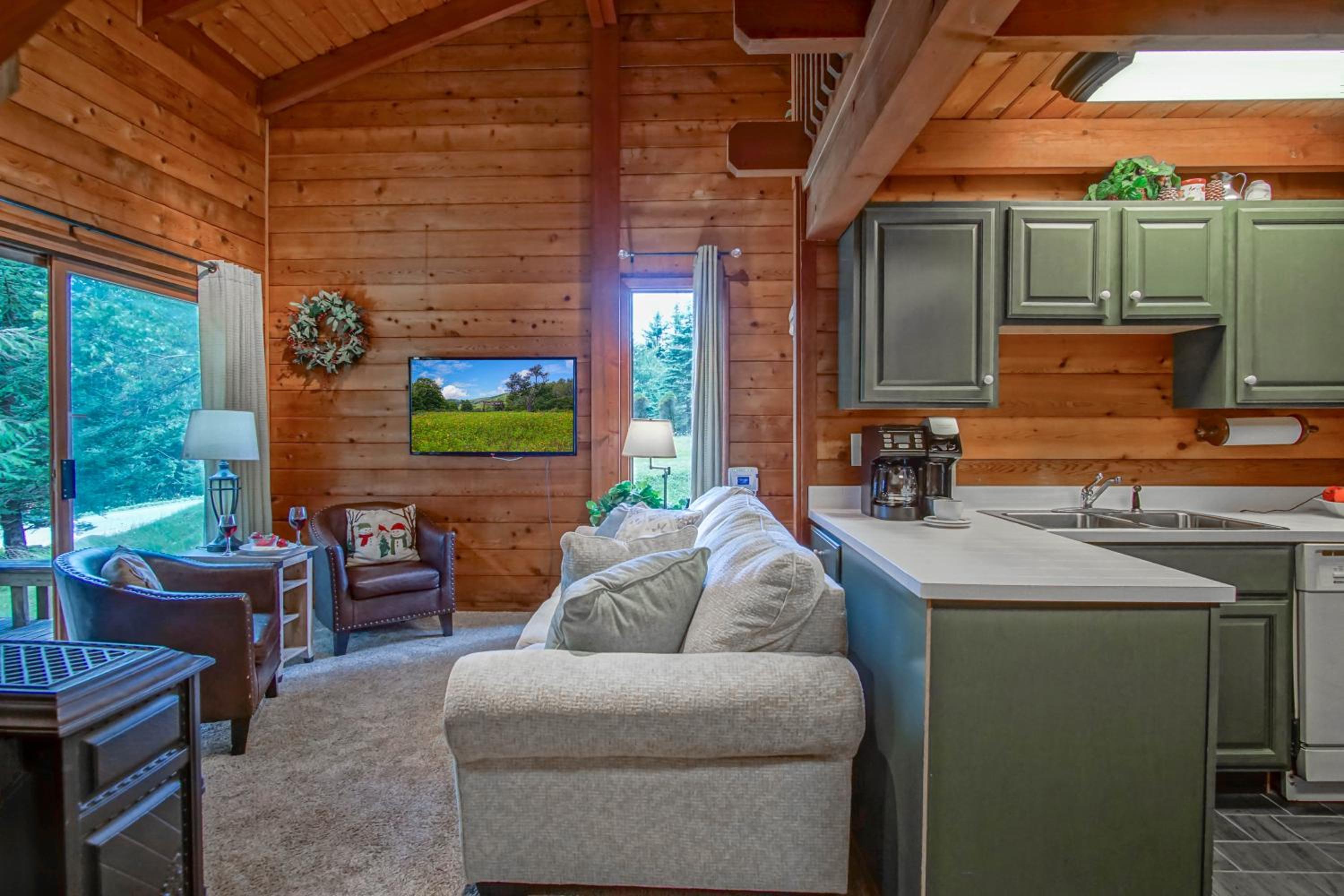 Powder Monkey 4: 2 Bedrooms Plus Sleeping Loft, 2 Full Baths: Slope Side