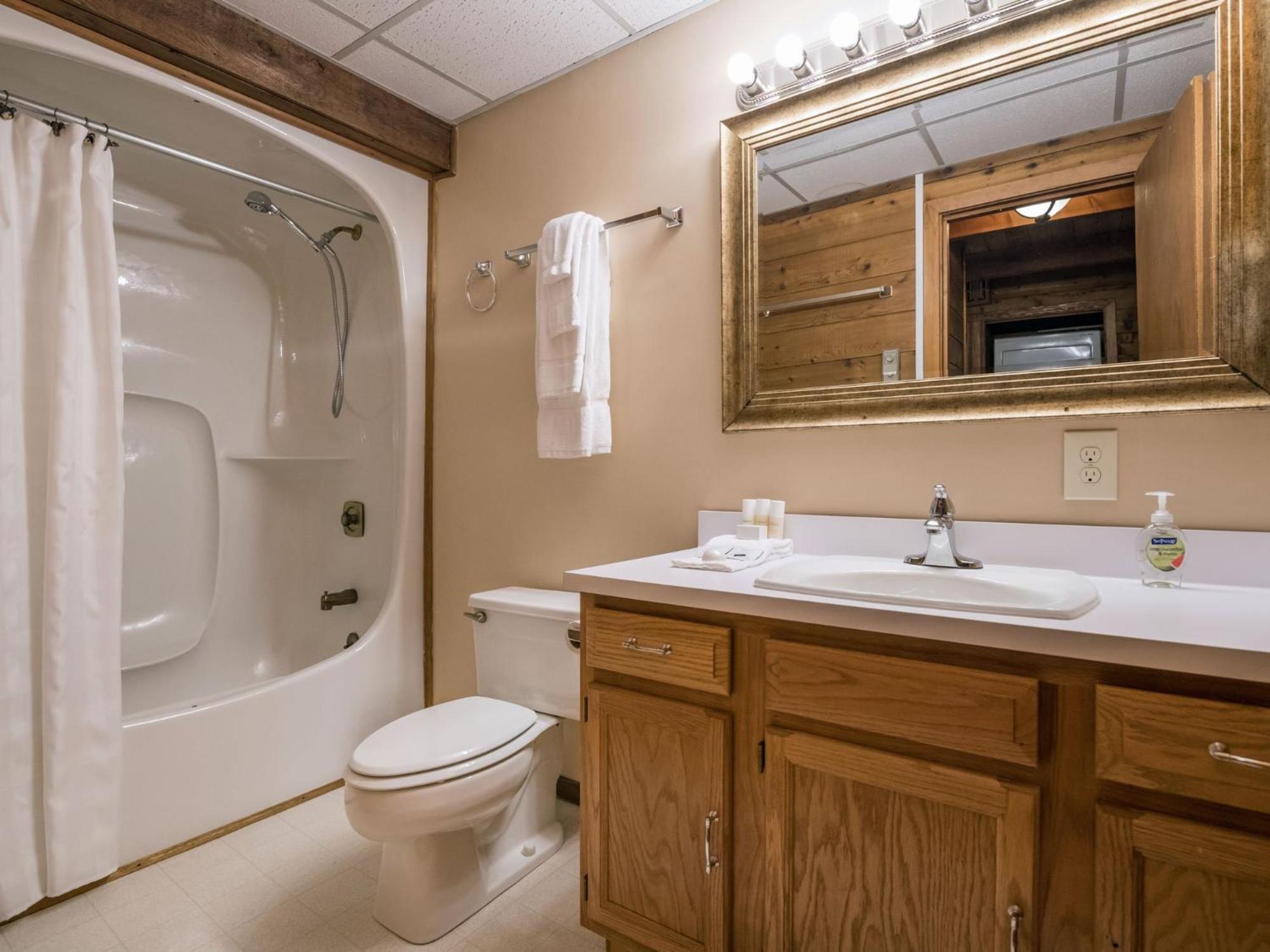 Powder Monkey 4: 2 Bedrooms Plus Sleeping Loft, 2 Full Baths: Slope Side