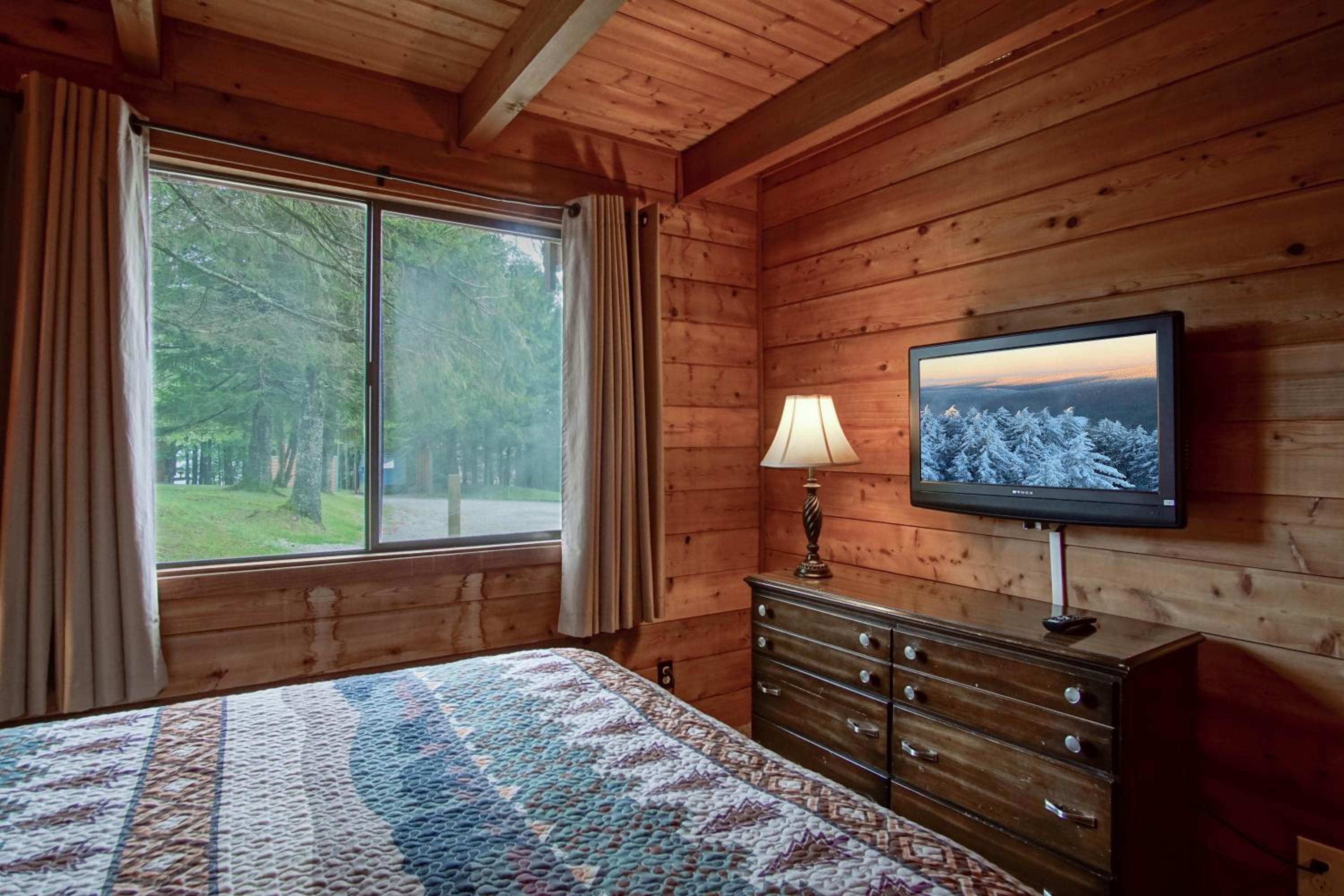 Powder Monkey 4: 2 Bedrooms Plus Sleeping Loft, 2 Full Baths: Slope Side