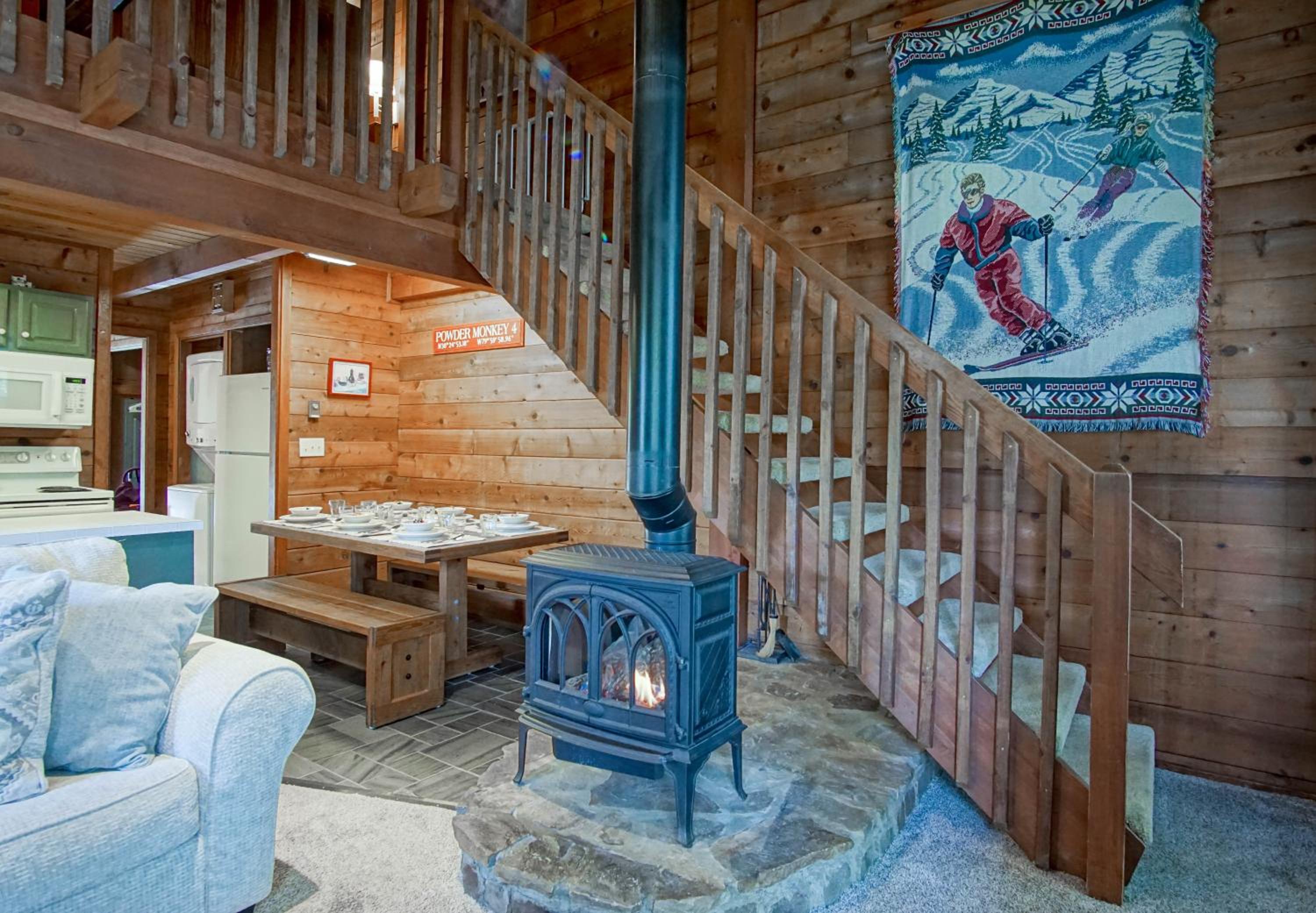 Powder Monkey 4: 2 Bedrooms Plus Sleeping Loft, 2 Full Baths: Slope Side