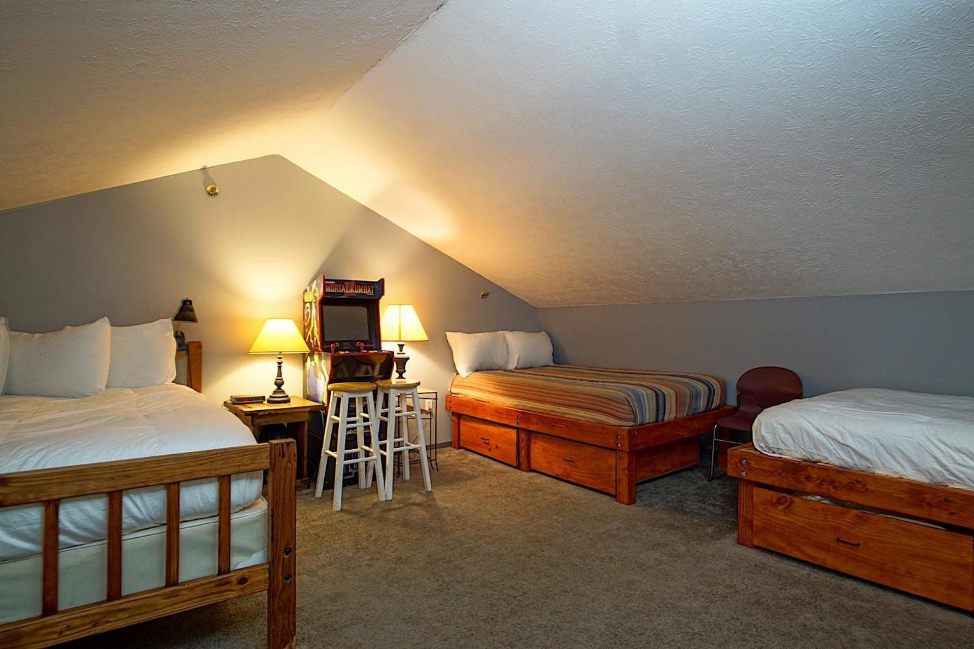 Mountain Crest 35 The Tree House at Snowshoe Superb And Comfy Sleeps 6