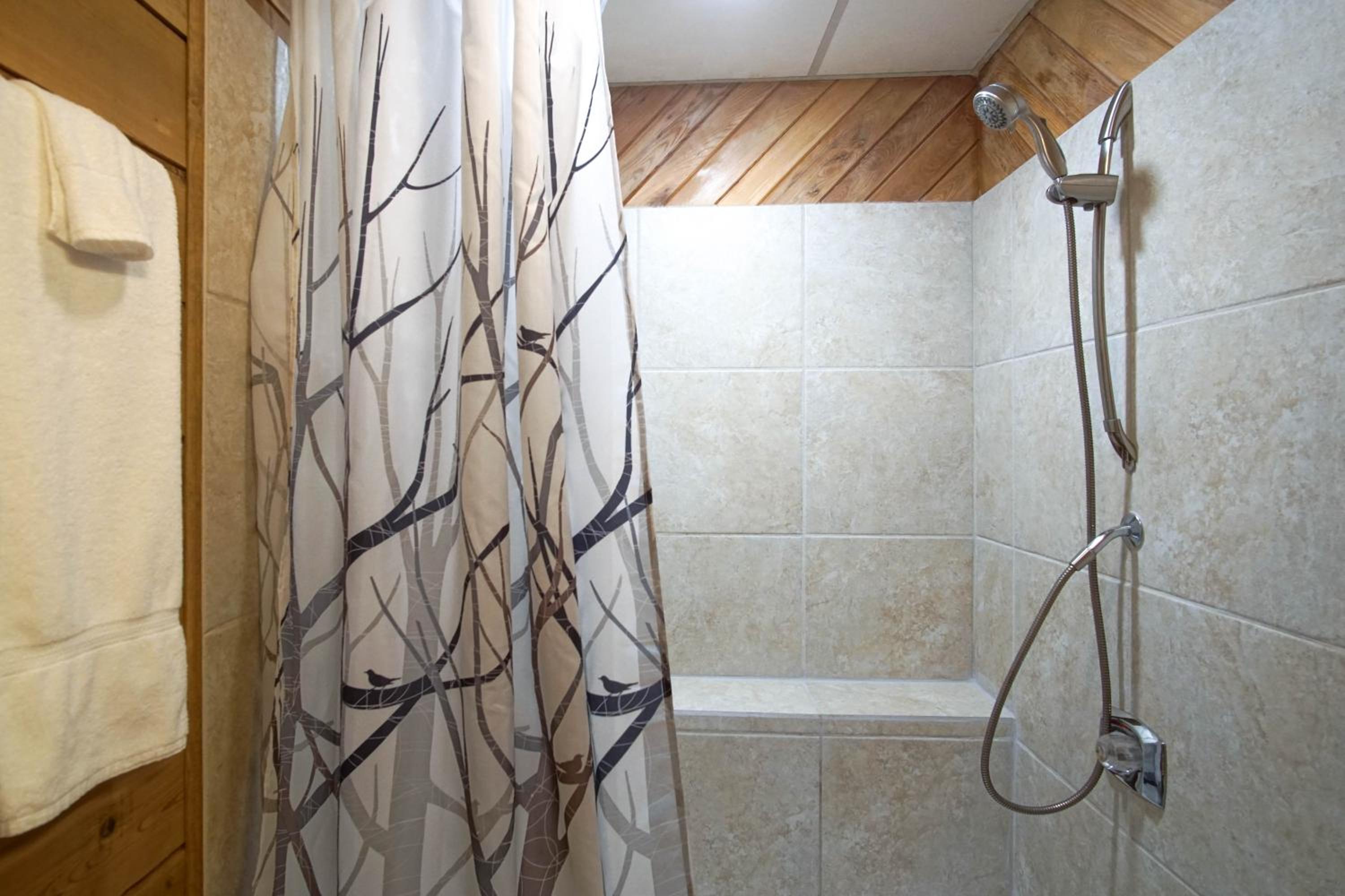 Powder Monkey 4: 2 Bedrooms Plus Sleeping Loft, 2 Full Baths: Slope Side