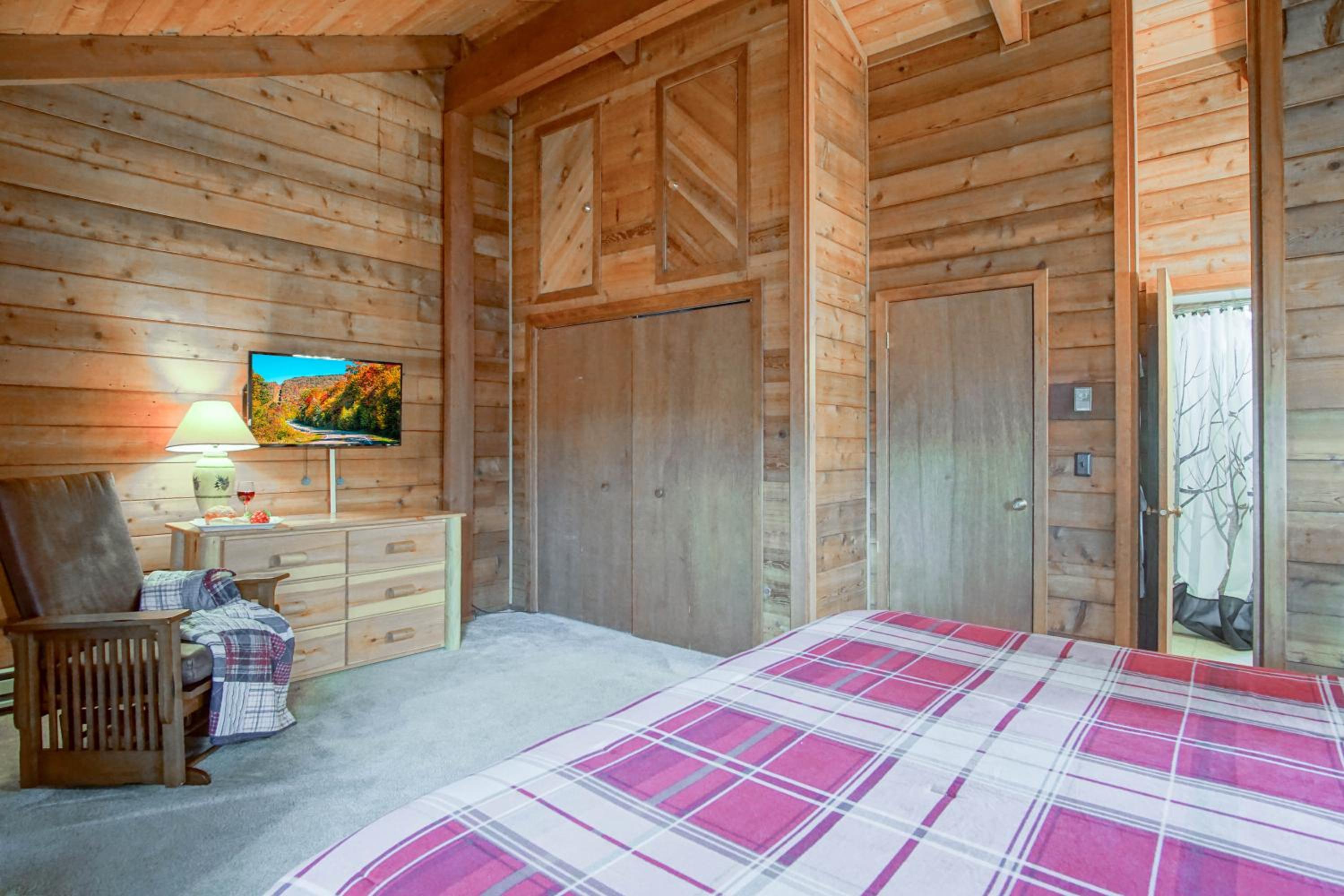 Powder Monkey 4: 2 Bedrooms Plus Sleeping Loft, 2 Full Baths: Slope Side