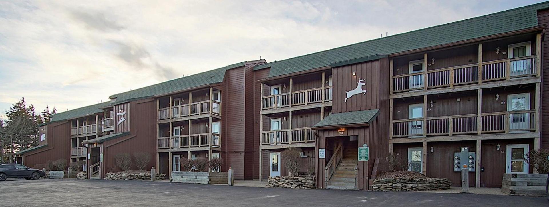 Mountain Crest 35 The Tree House at Snowshoe Superb And Comfy Sleeps 6