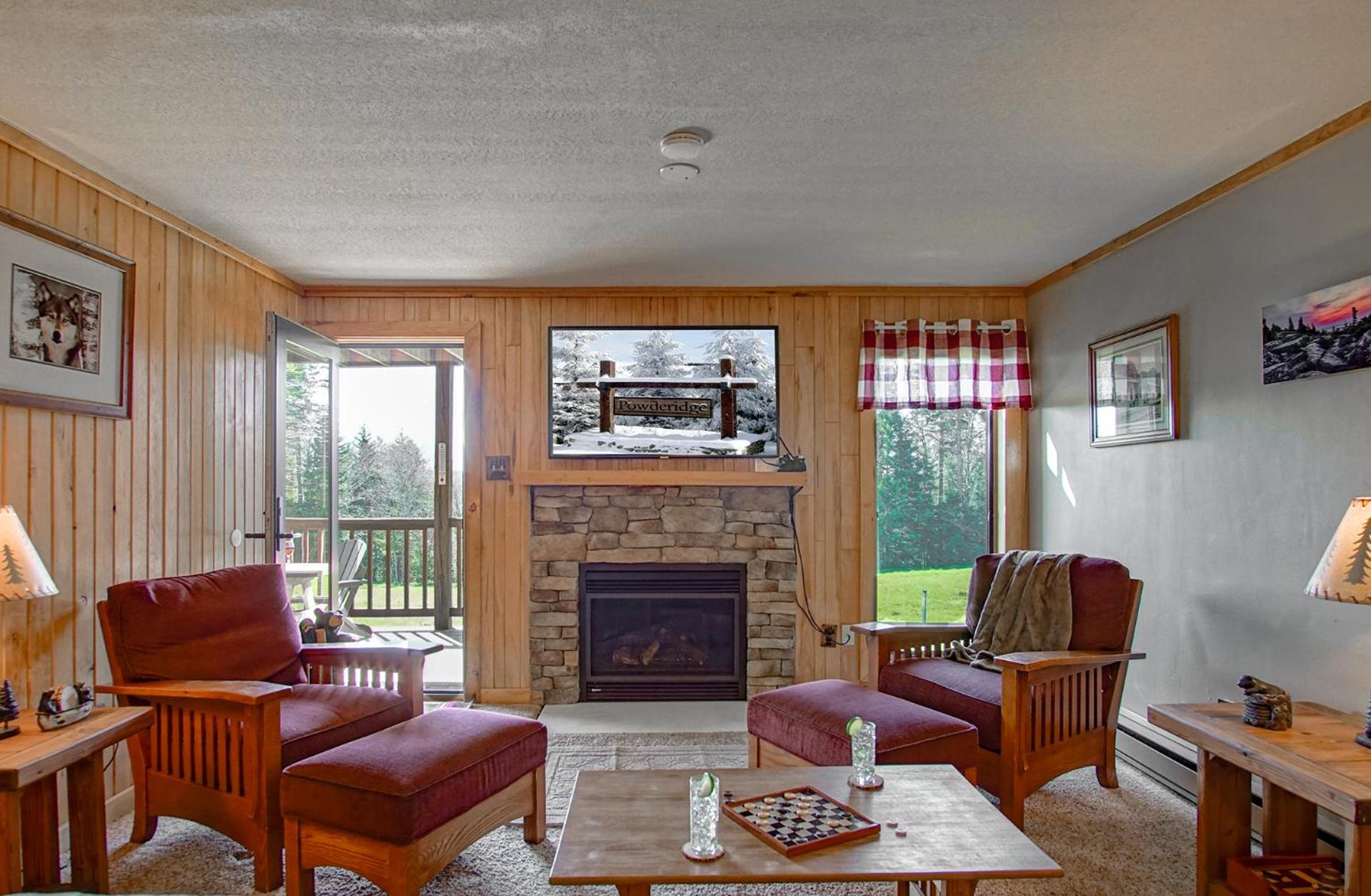 Powderidge #31: 2 Bedrooms, 2 Full Baths: Slope Side, Wood Fireplace