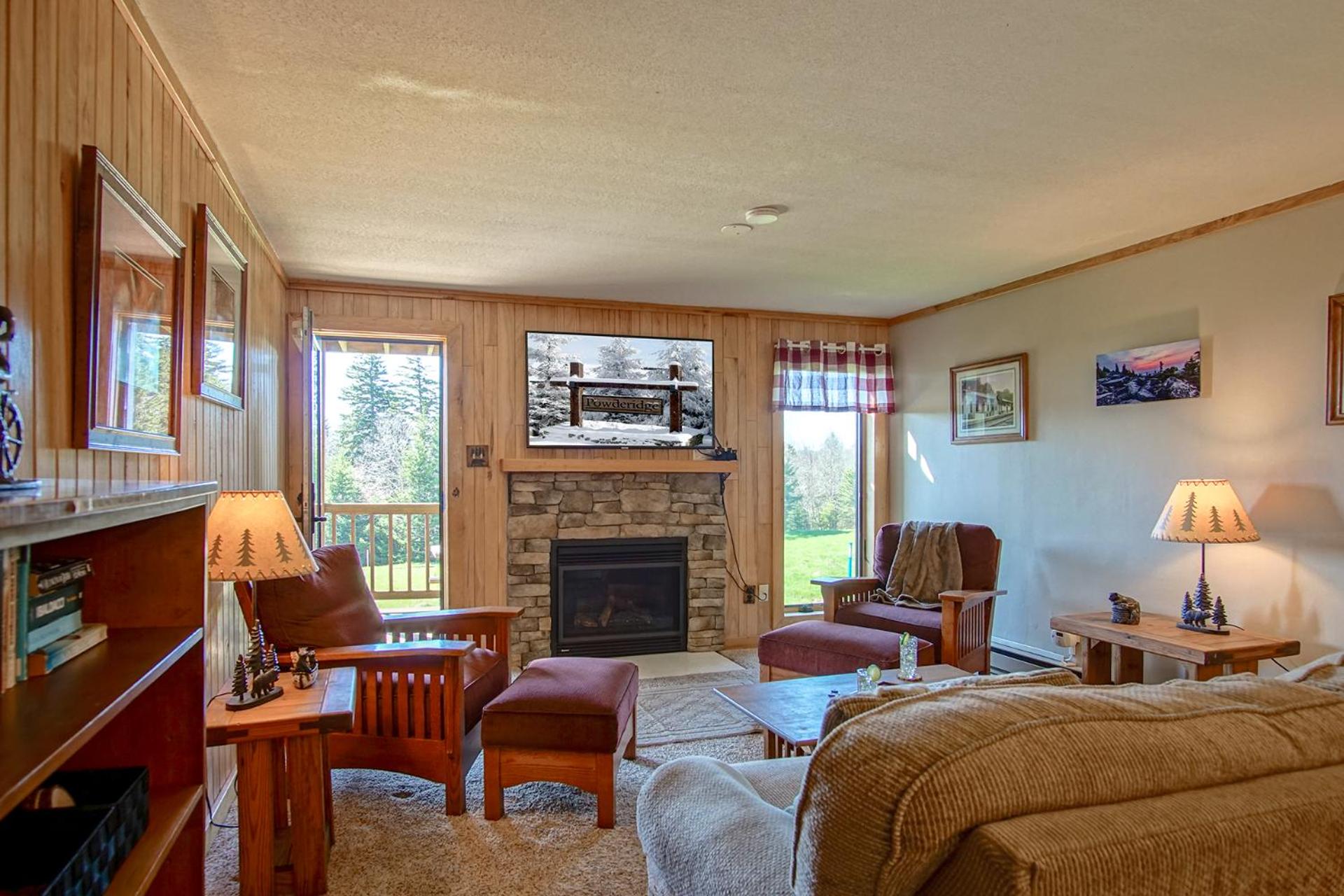 Powderidge #31: 2 Bedrooms, 2 Full Baths: Slope Side, Wood Fireplace
