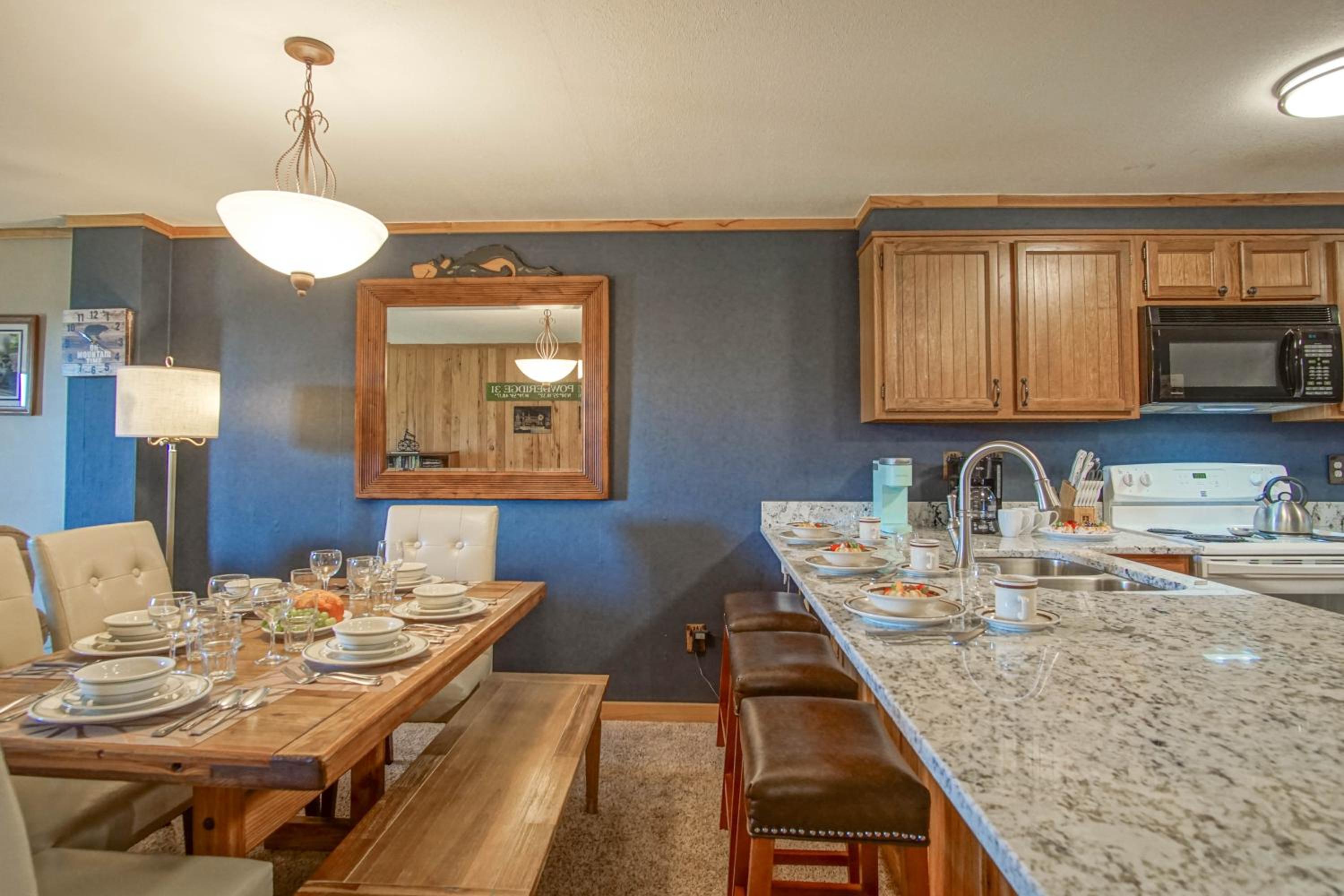Powderidge #31: 2 Bedrooms, 2 Full Baths: Slope Side, Wood Fireplace