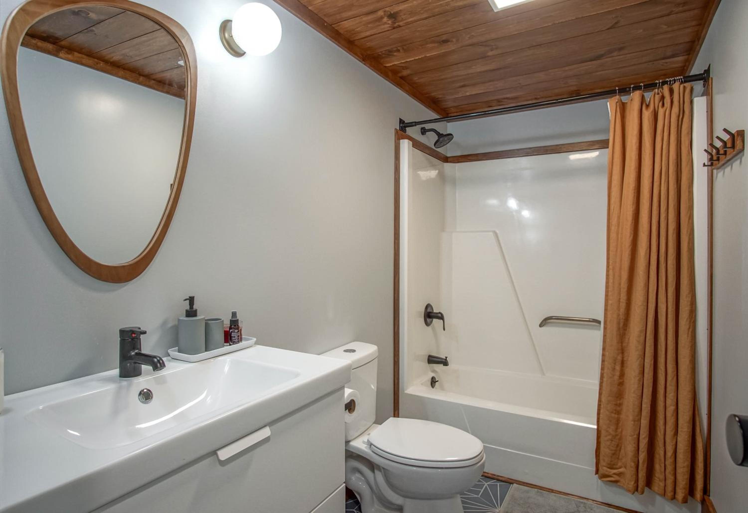 2 Br: Wabasso 5: 2Br, 2 Bath