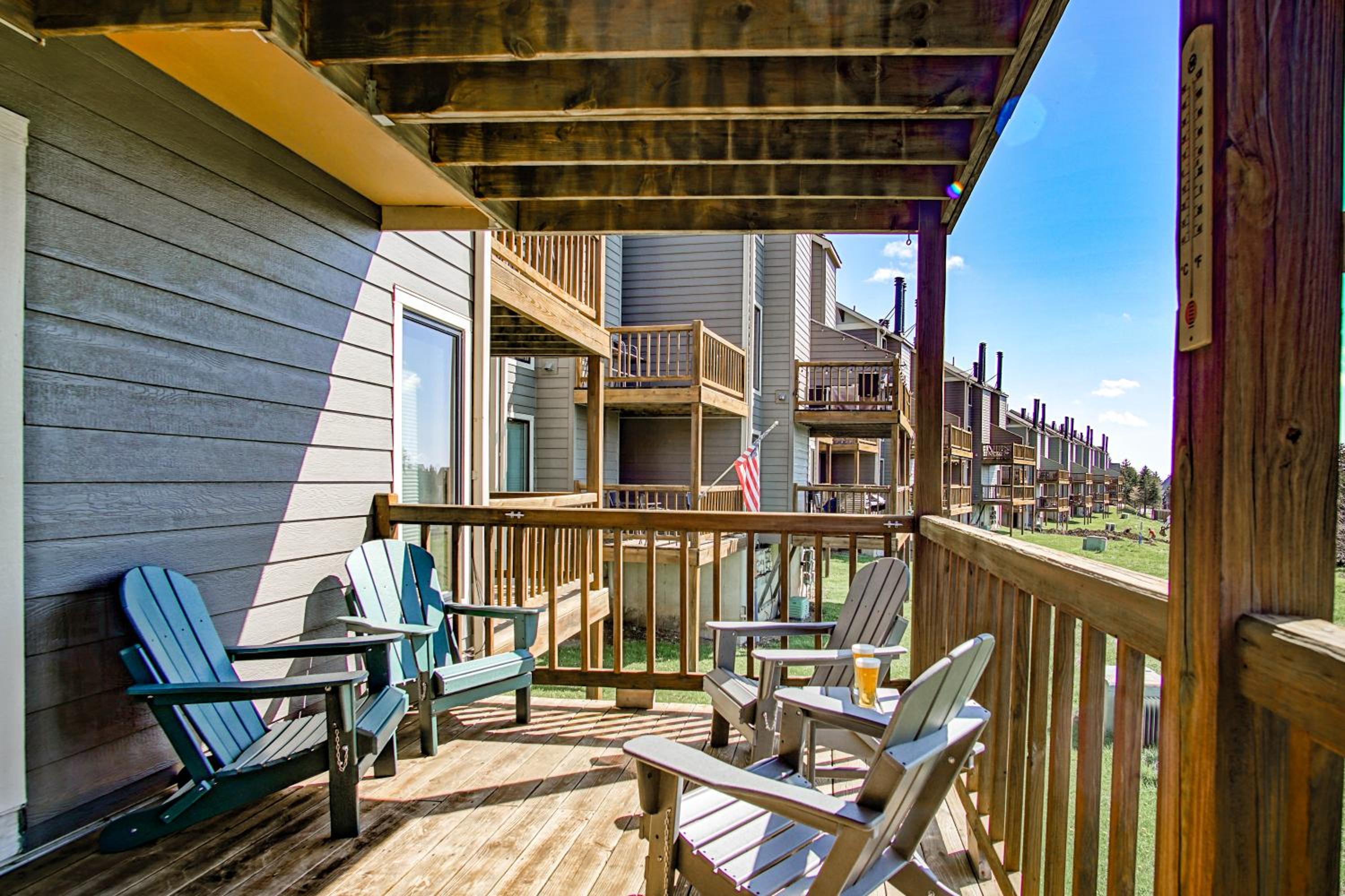 Powderidge #31: 2 Bedrooms, 2 Full Baths: Slope Side, Wood Fireplace
