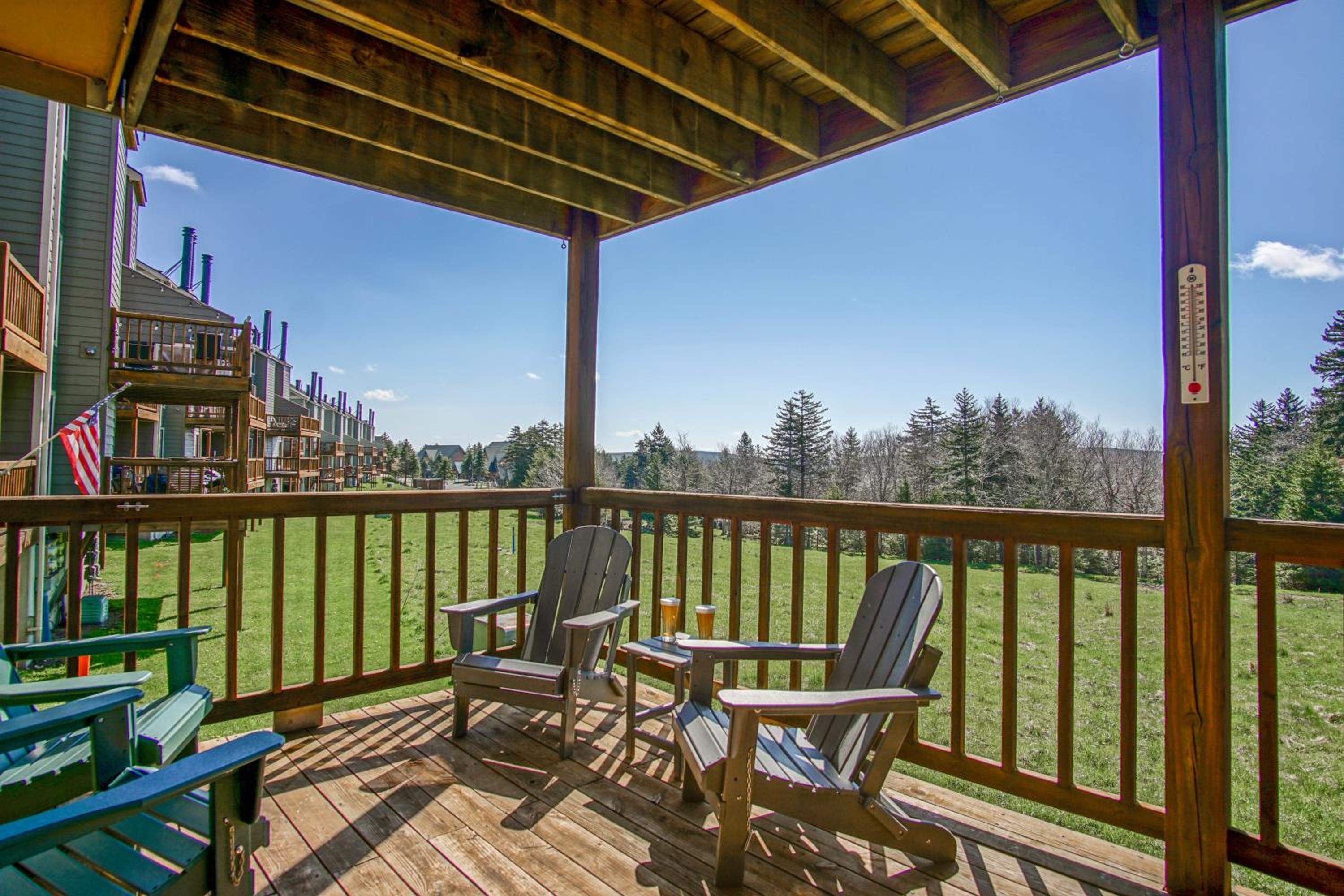 Powderidge #31: 2 Bedrooms, 2 Full Baths: Slope Side, Wood Fireplace