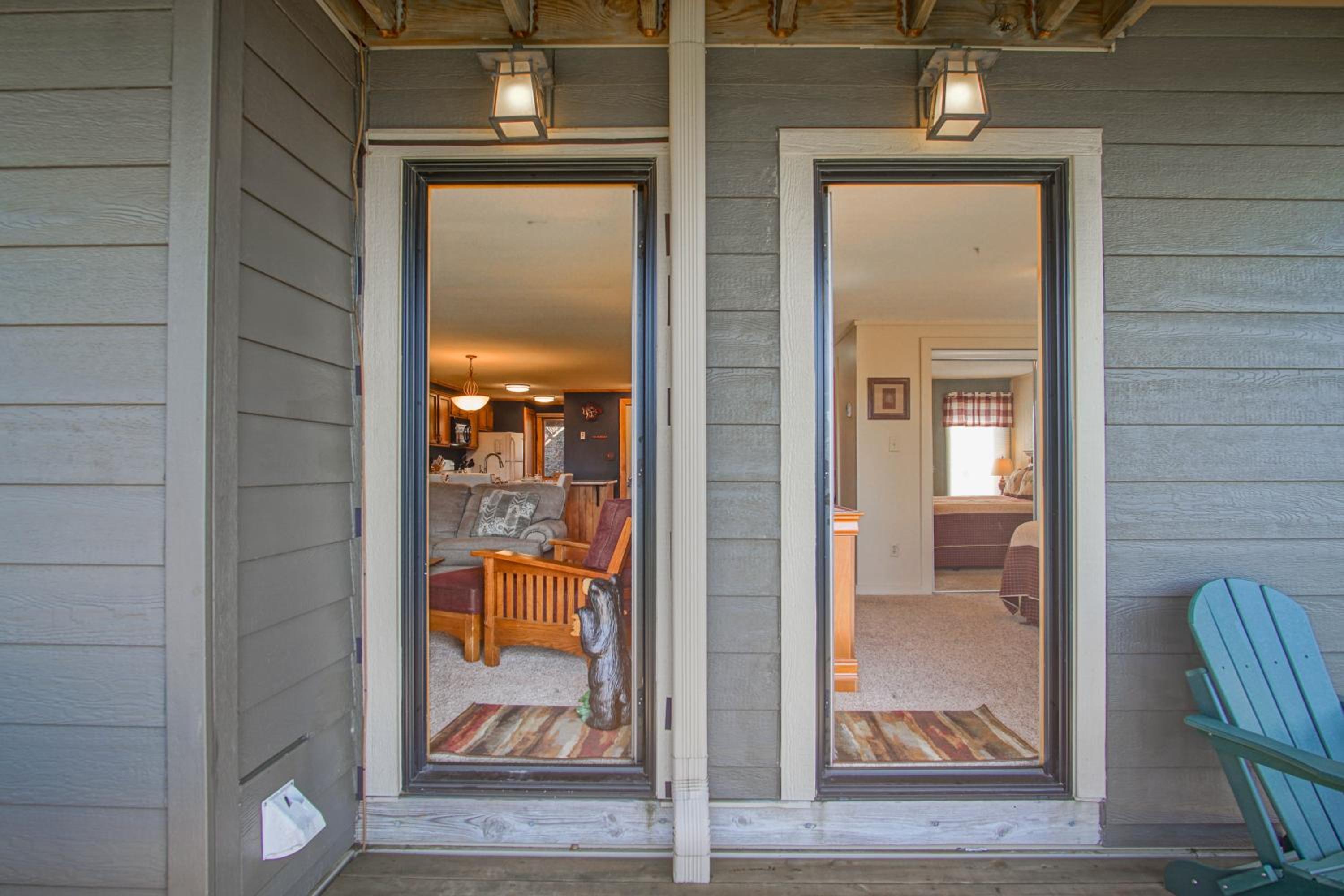 Powderidge #31: 2 Bedrooms, 2 Full Baths: Slope Side, Wood Fireplace