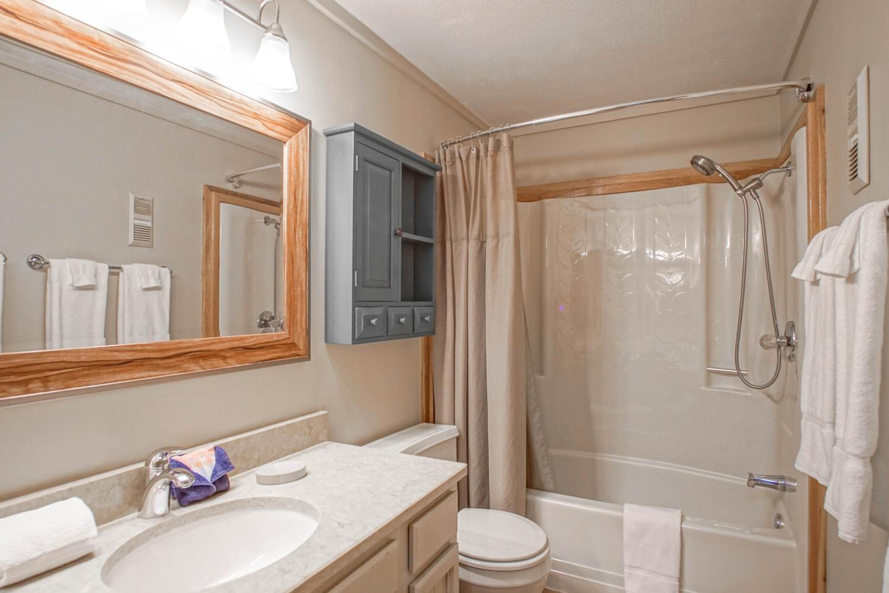 Powderidge #31: 2 Bedrooms, 2 Full Baths: Slope Side, Wood Fireplace