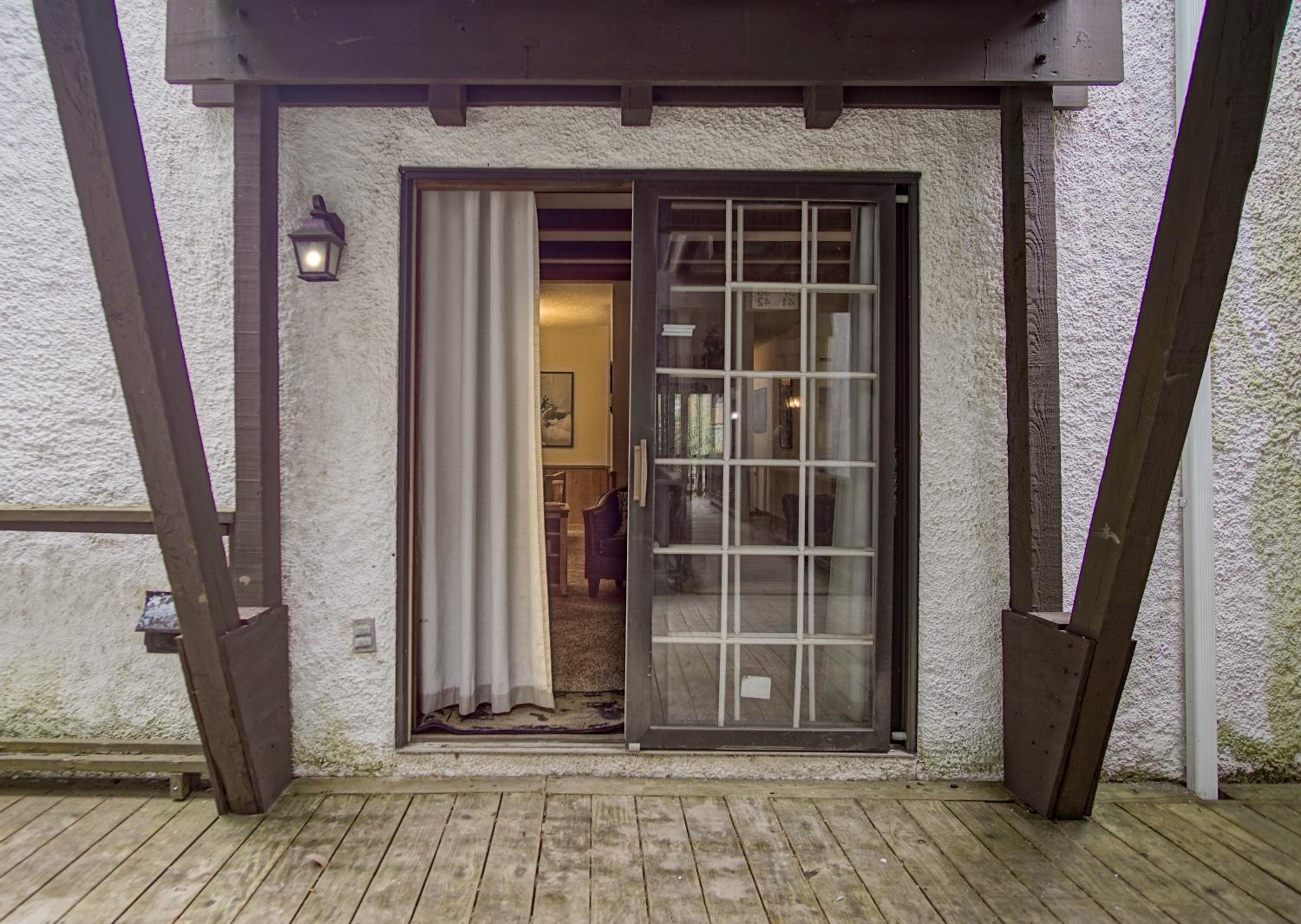 Whistlepunk #31: 2 Bedrooms, 2 Bath: Slope Side, Central Location Wood Fireplace