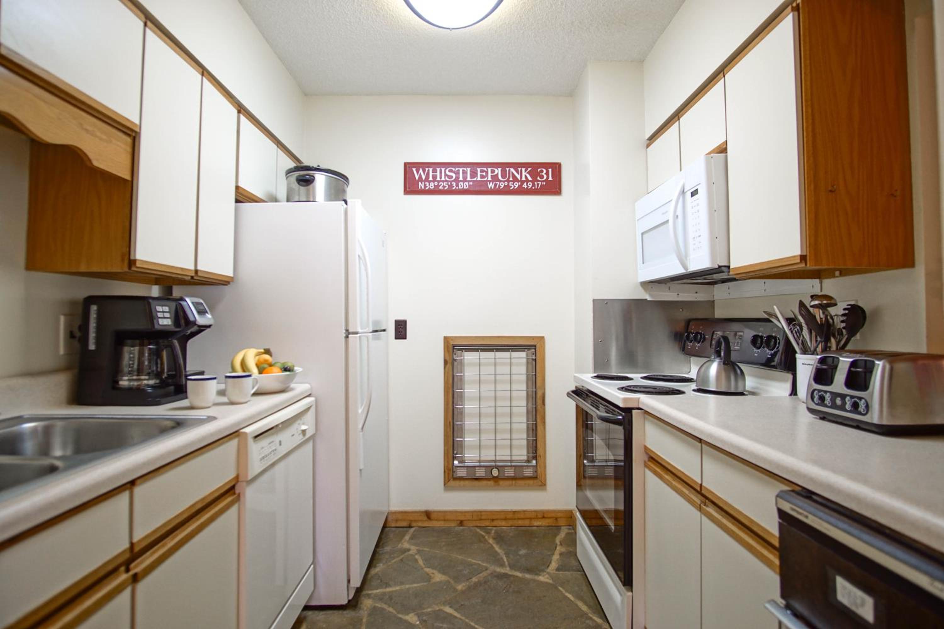 Whistlepunk #31: 2 Bedrooms, 2 Bath: Slope Side, Central Location Wood Fireplace