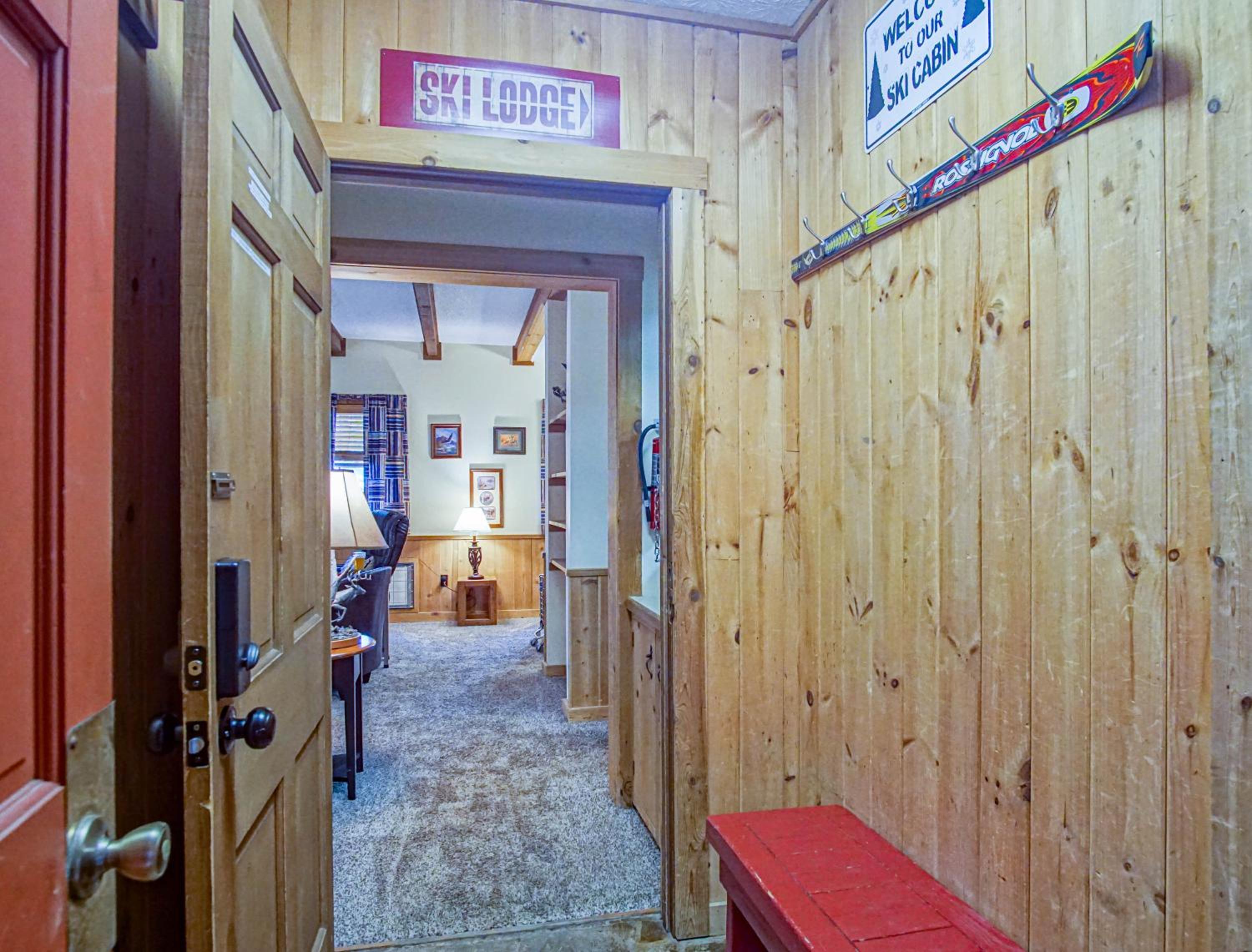 Whistlepunk #31: 2 Bedrooms, 2 Bath: Slope Side, Central Location Wood Fireplace