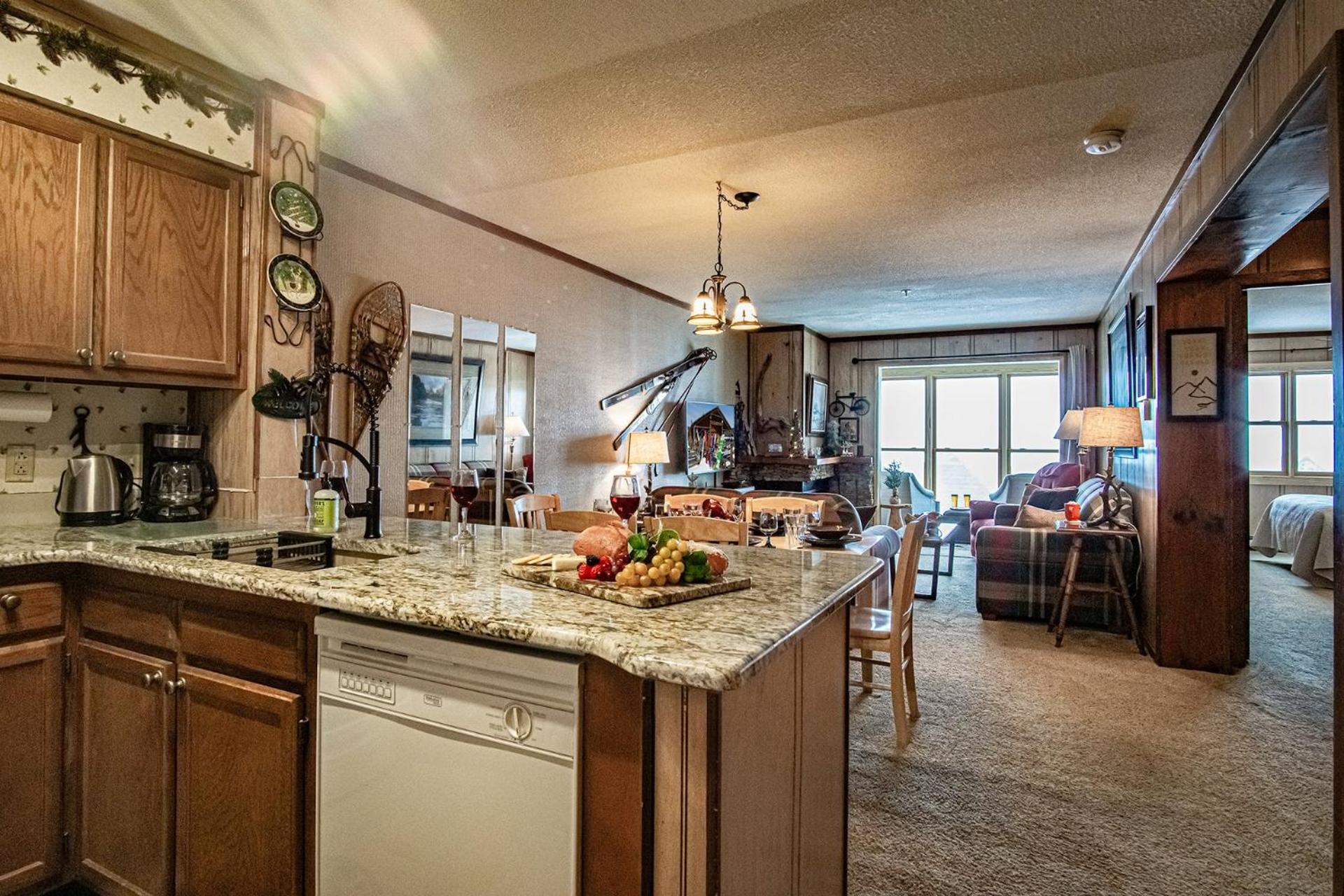 2 Br: SnowCrest 314B: Indoor Hot Tubs Game Room Easy Slope Access