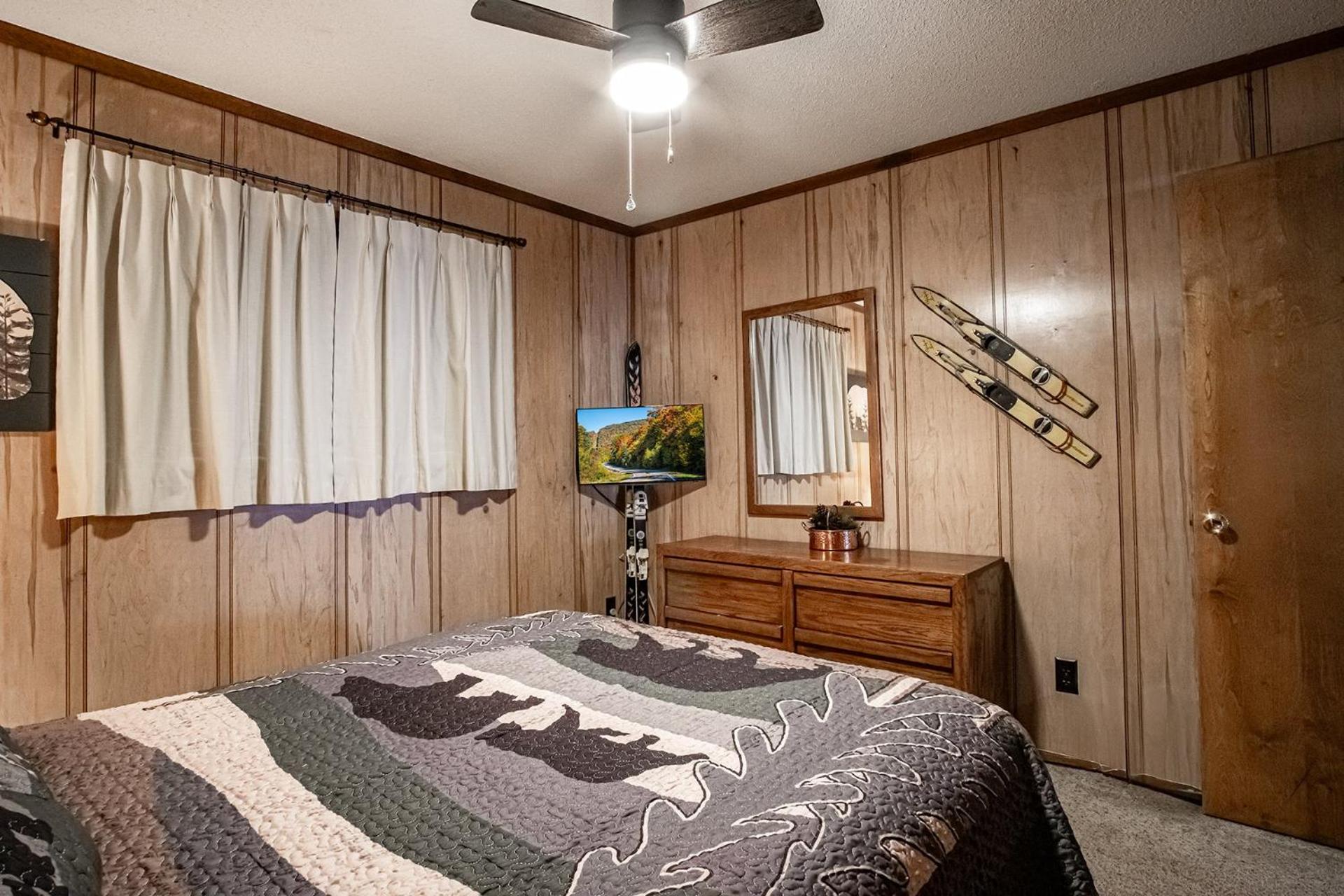 2 Br: SnowCrest 314B: Indoor Hot Tubs Game Room Easy Slope Access
