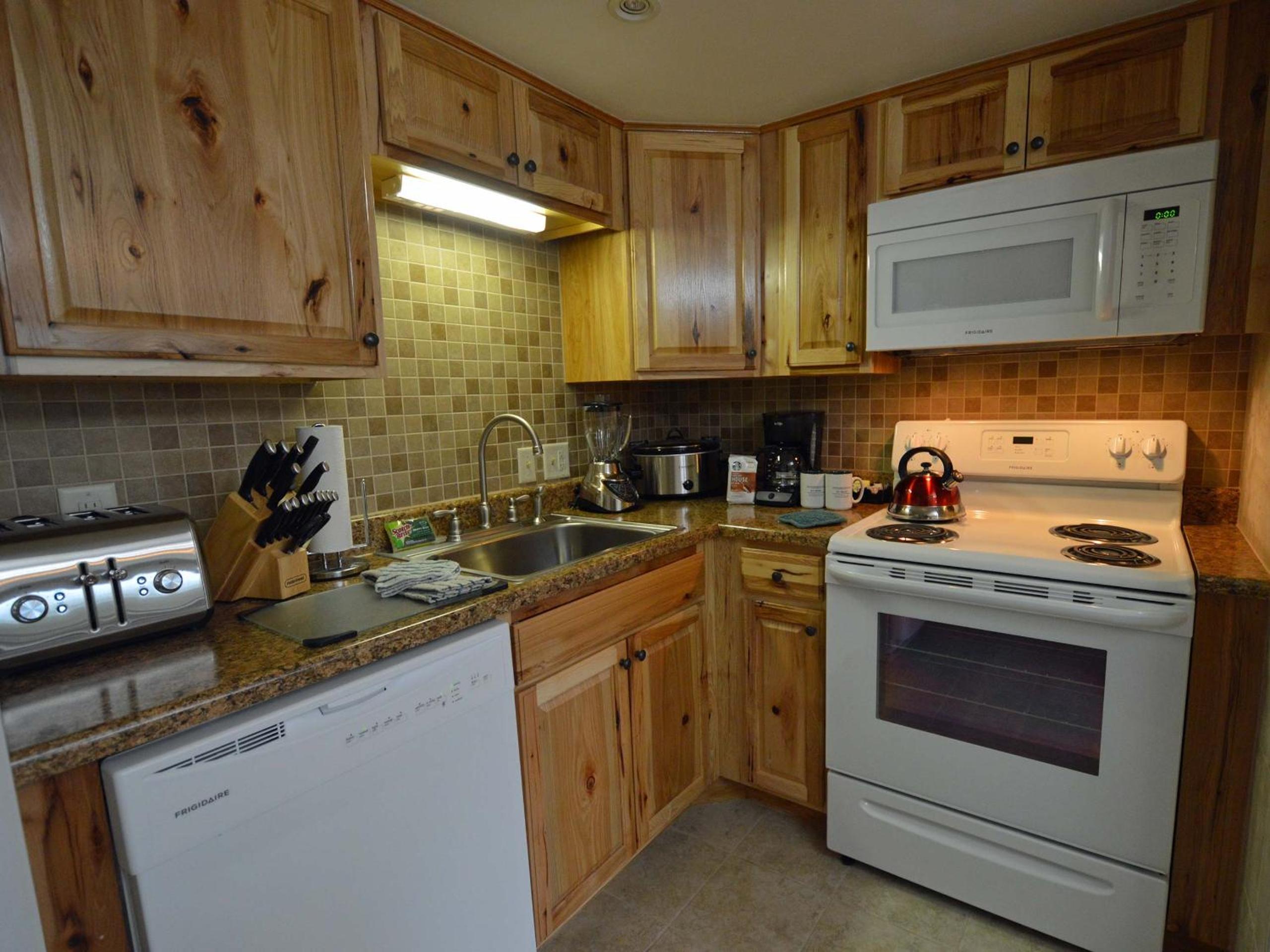 Silvercreek #1215: 2 bedroom, 2 bath Newest, nicest rental in kid friendly Silver Creek