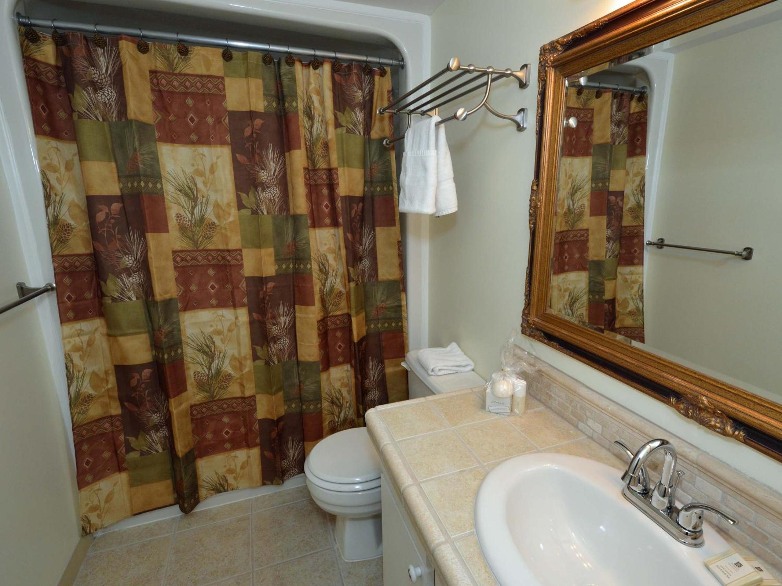 Silvercreek #1215: 2 bedroom, 2 bath Newest, nicest rental in kid friendly Silver Creek