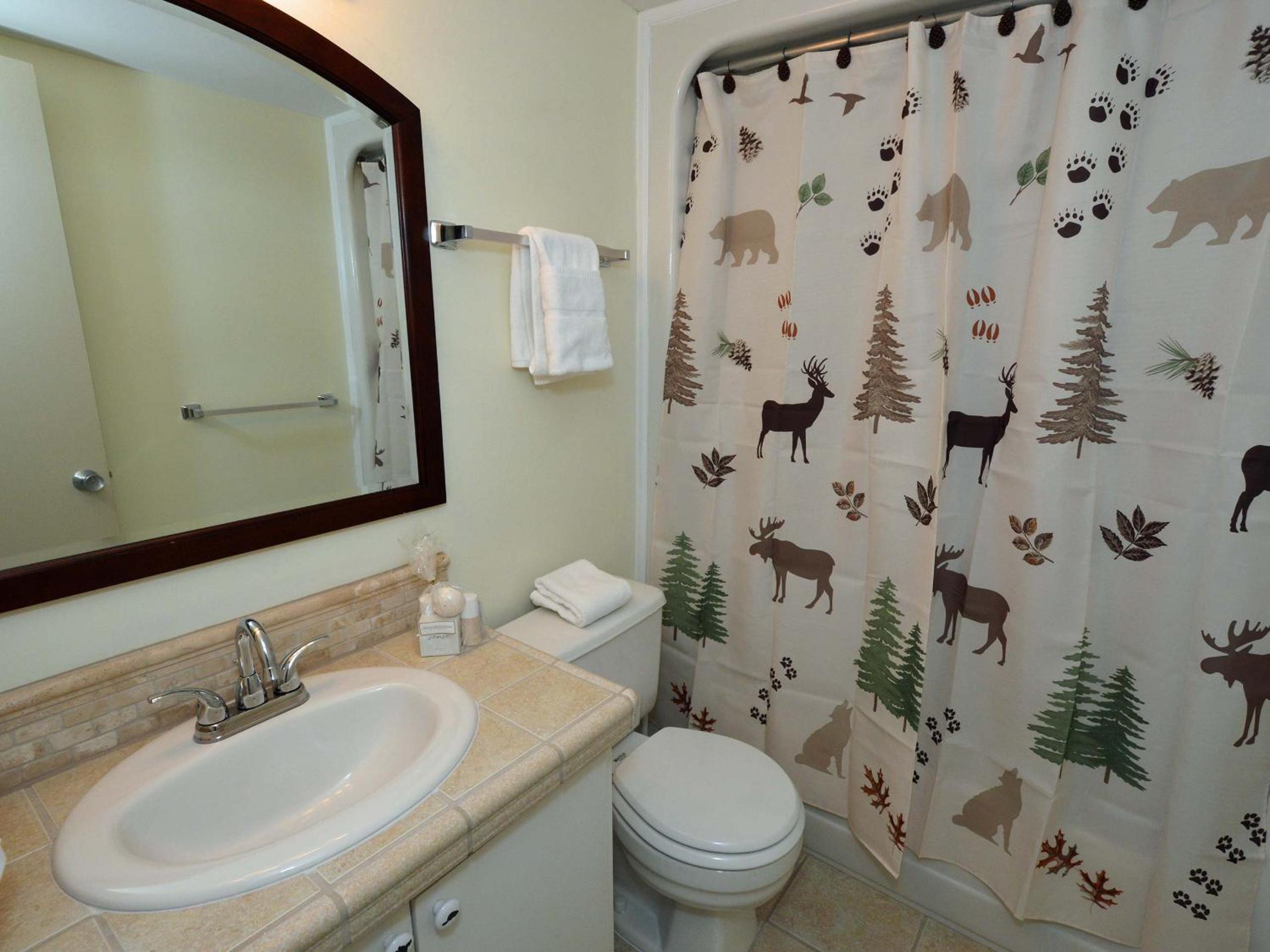 Silvercreek #1215: 2 bedroom, 2 bath Newest, nicest rental in kid friendly Silver Creek