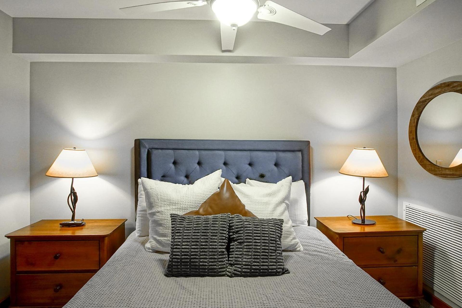 Rimfire 322-323: Combined 2 one bedroom units, Slopeside