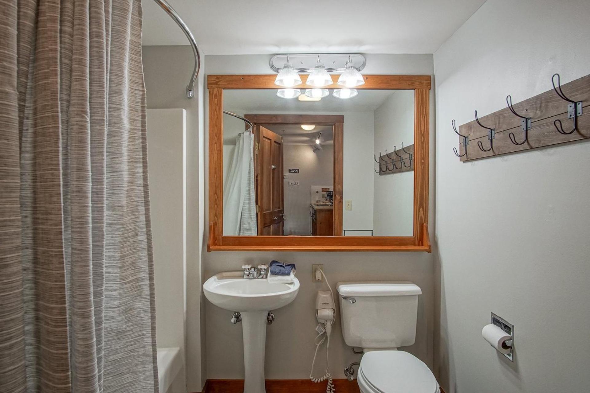 Rimfire 322-323: Combined 2 one bedroom units, Slopeside