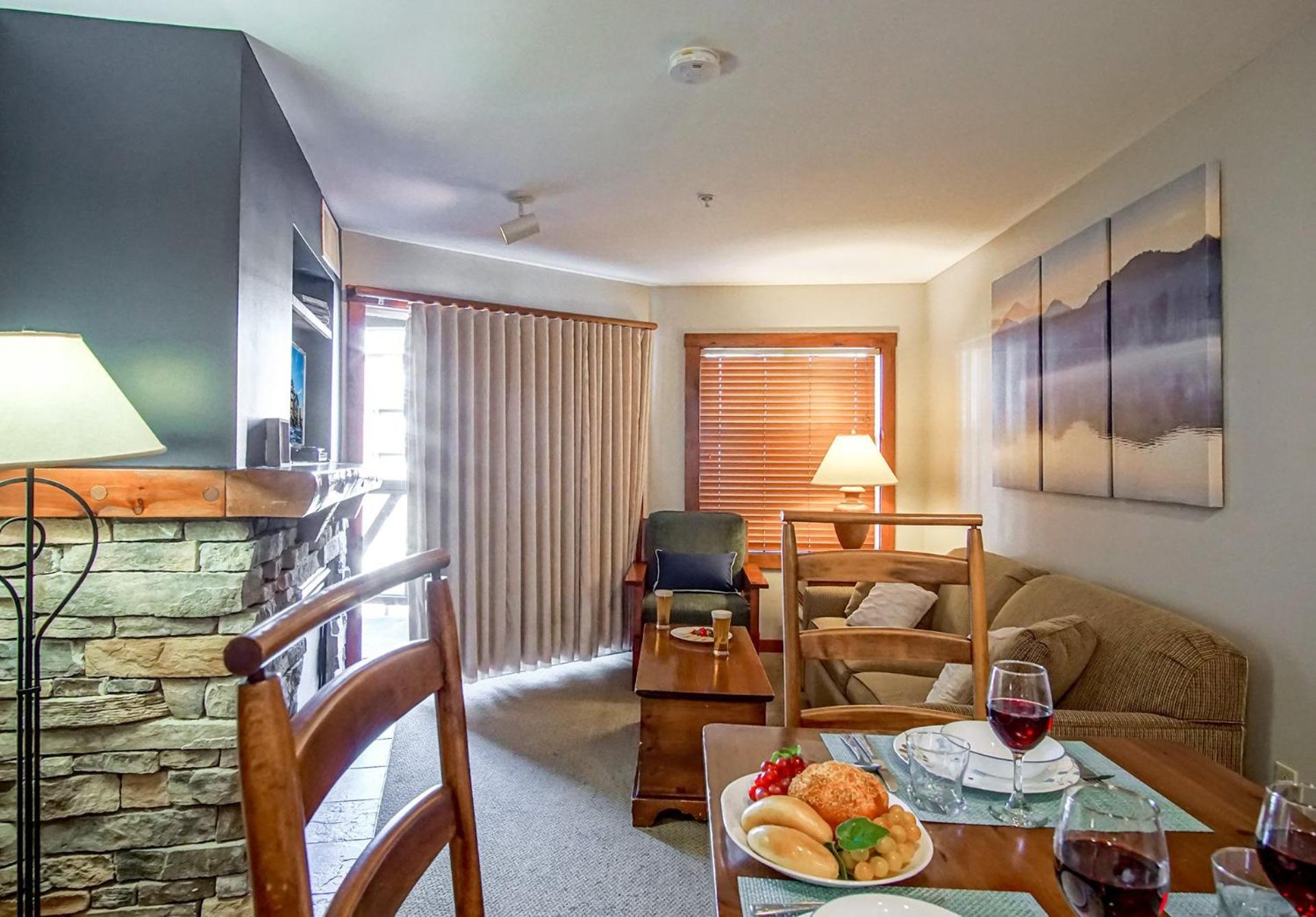 Rimfire 322-323: Combined 2 one bedroom units, Slopeside