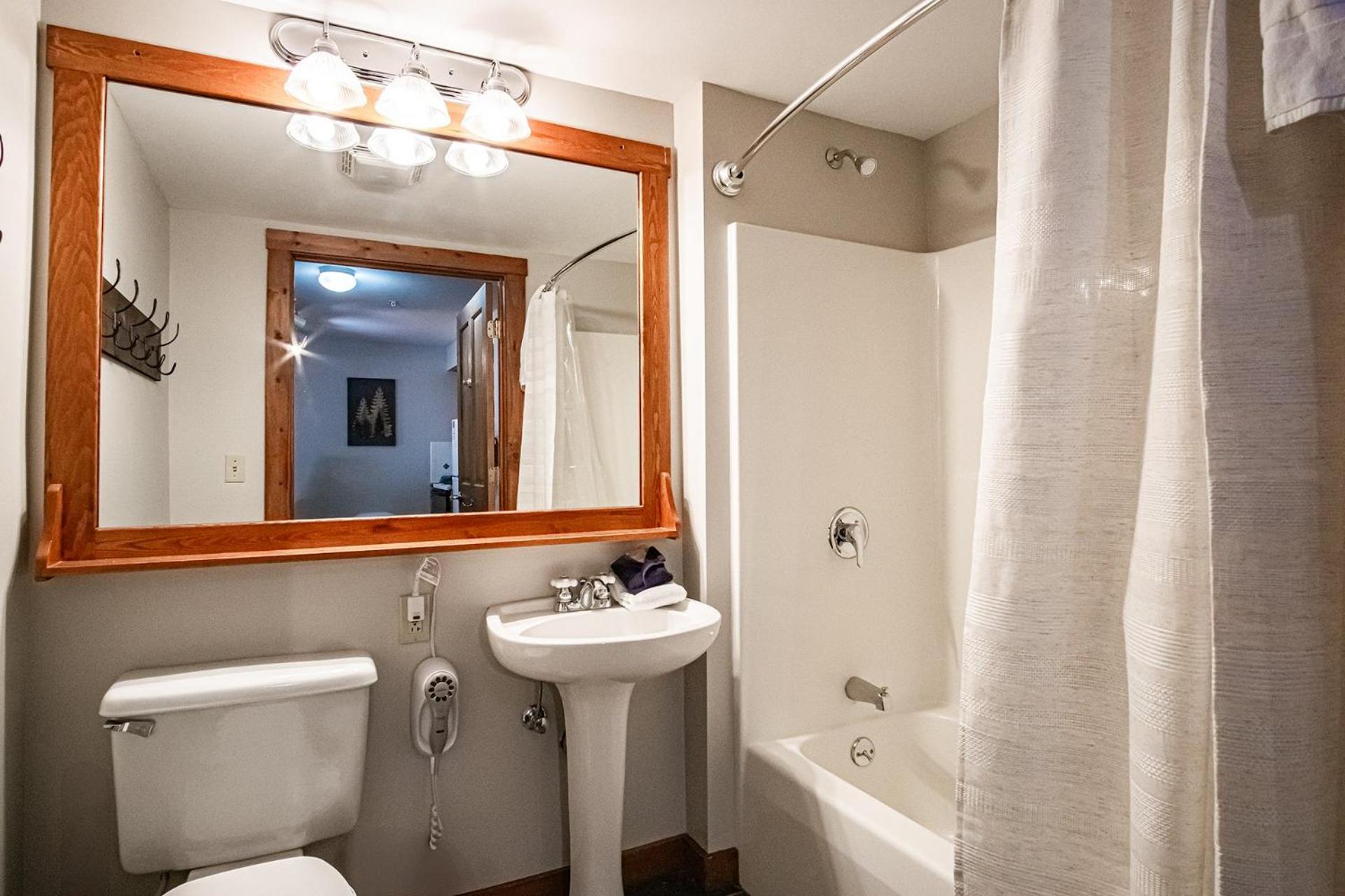 Rimfire 322-323: Combined 2 one bedroom units, Slopeside