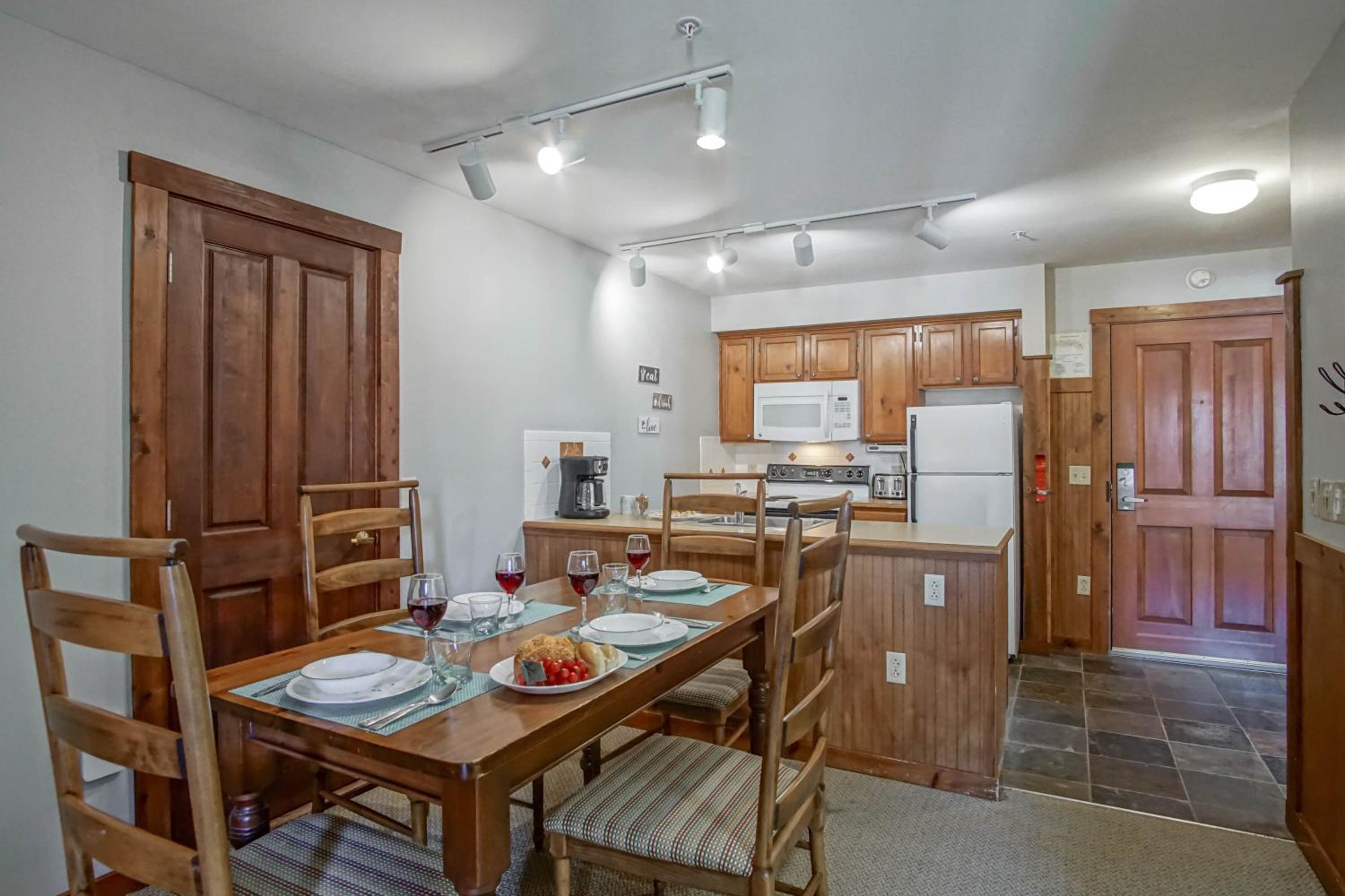 Rimfire 322-323: Combined 2 one bedroom units, Slopeside