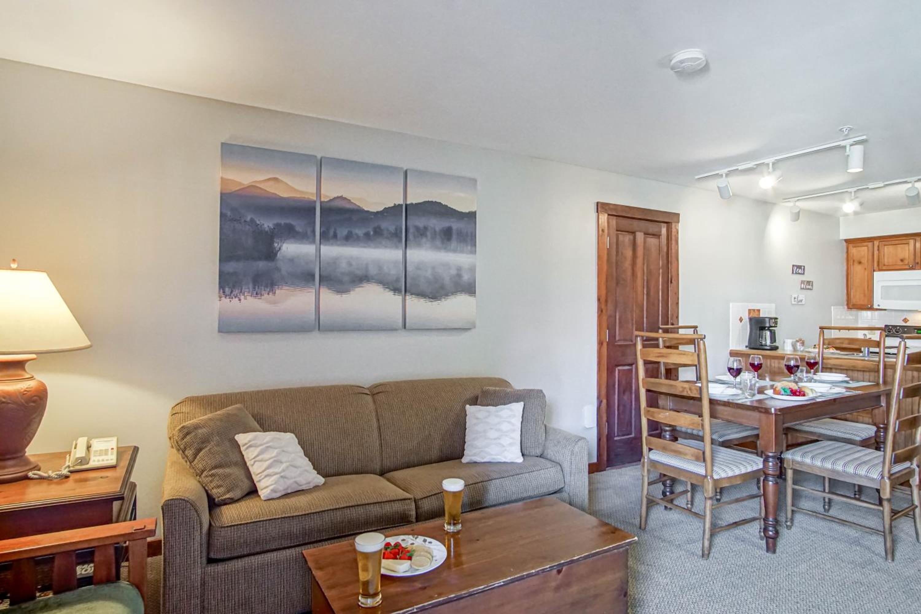 Rimfire 322-323: Combined 2 one bedroom units, Slopeside