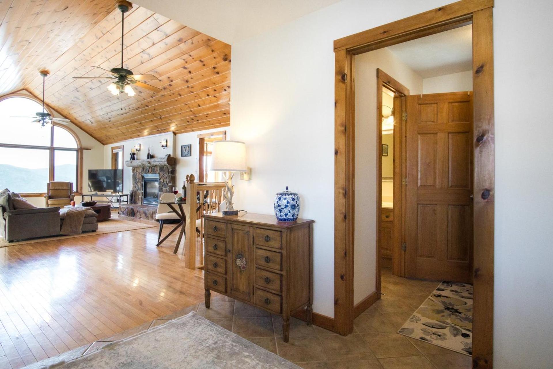 Skywalker Meadow 3 BR Home: True Retreat!