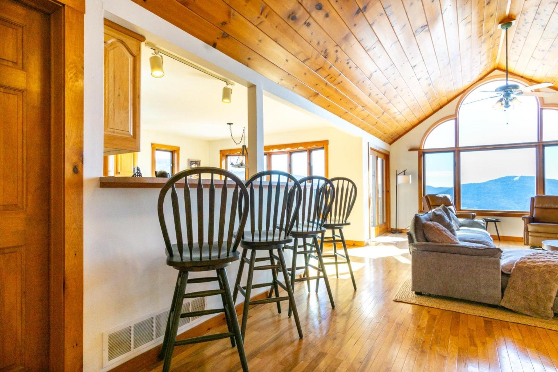 Skywalker Meadow 3 BR Home: True Retreat!